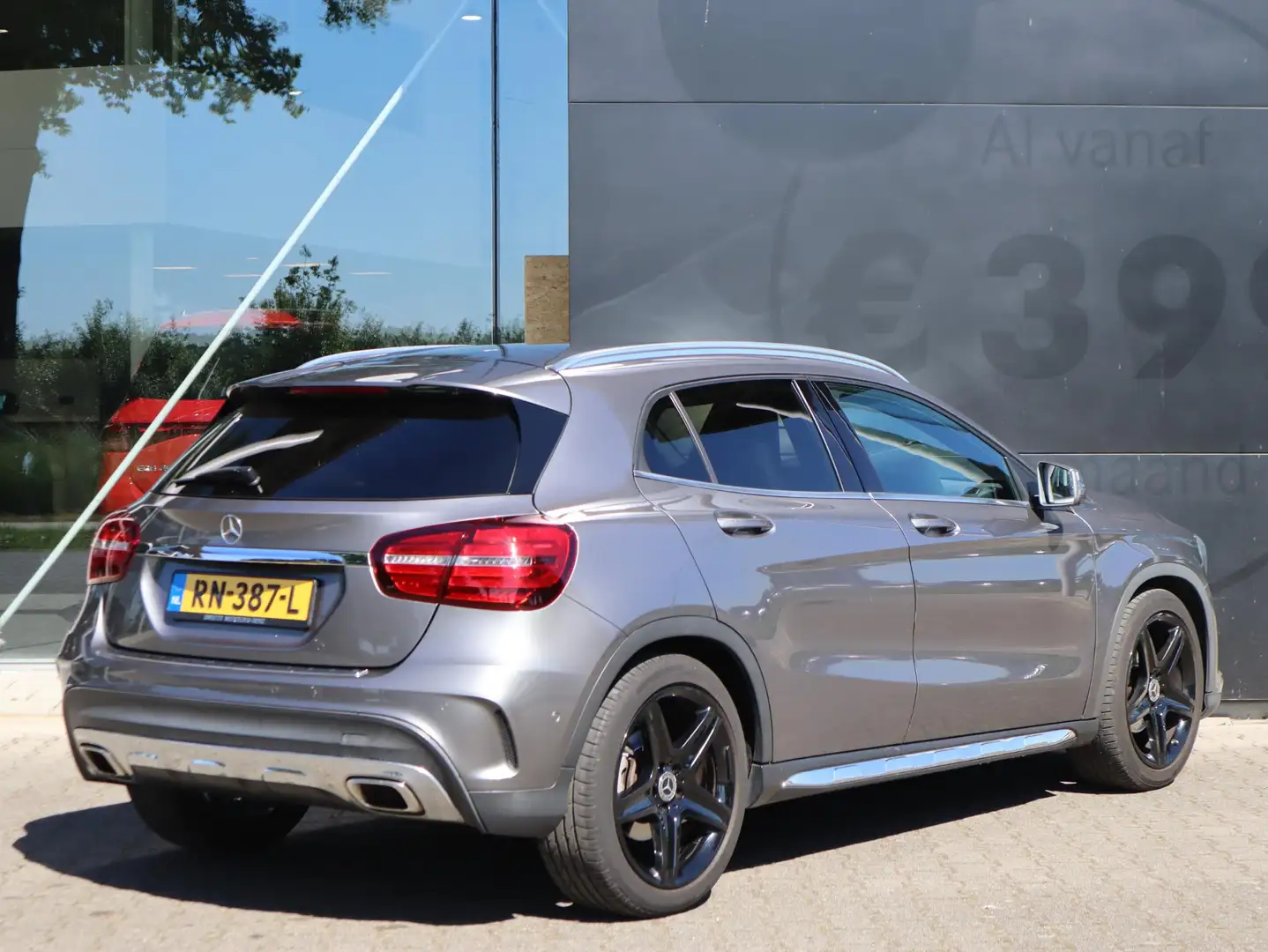 Mercedes-Benz GLA 180 Activity Edition Grigio - 2