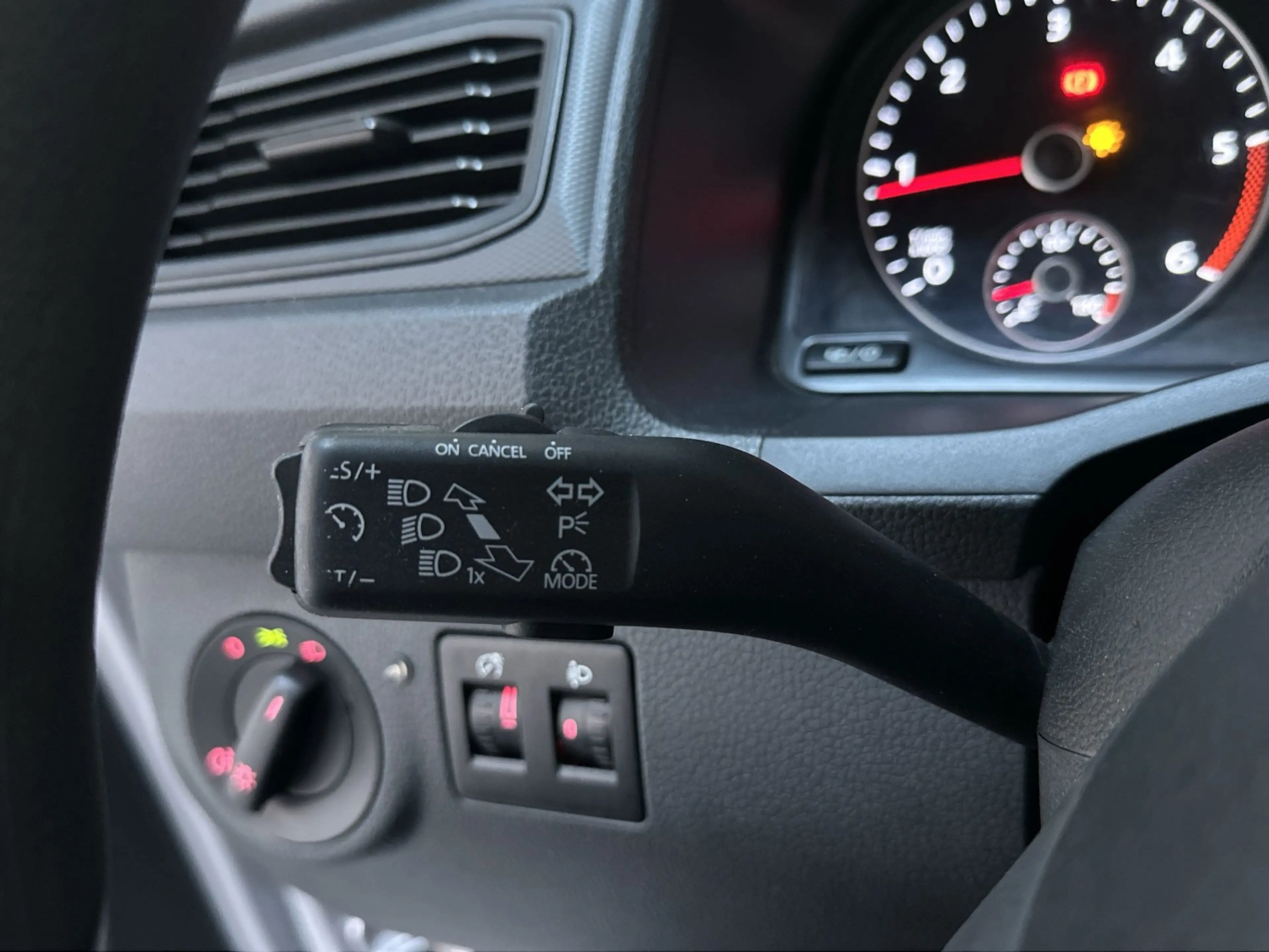 Volkswagen Caddy 2.0 TDI L1H1 Navigatie App-Connect DAB+ Cruise Con — photo 22