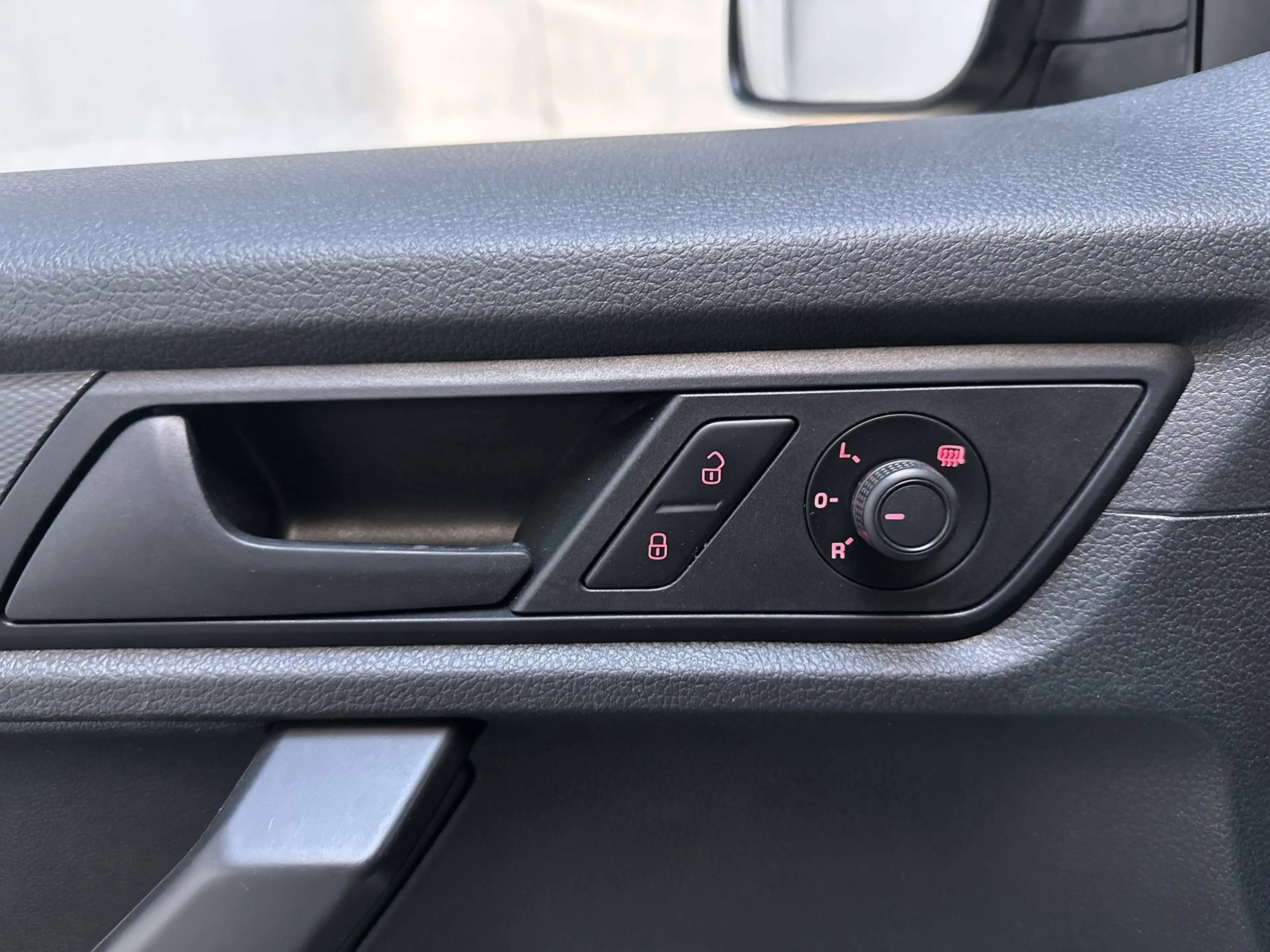 Volkswagen Caddy 2.0 TDI L1H1 Navigatie App-Connect DAB+ Cruise Con — photo 19