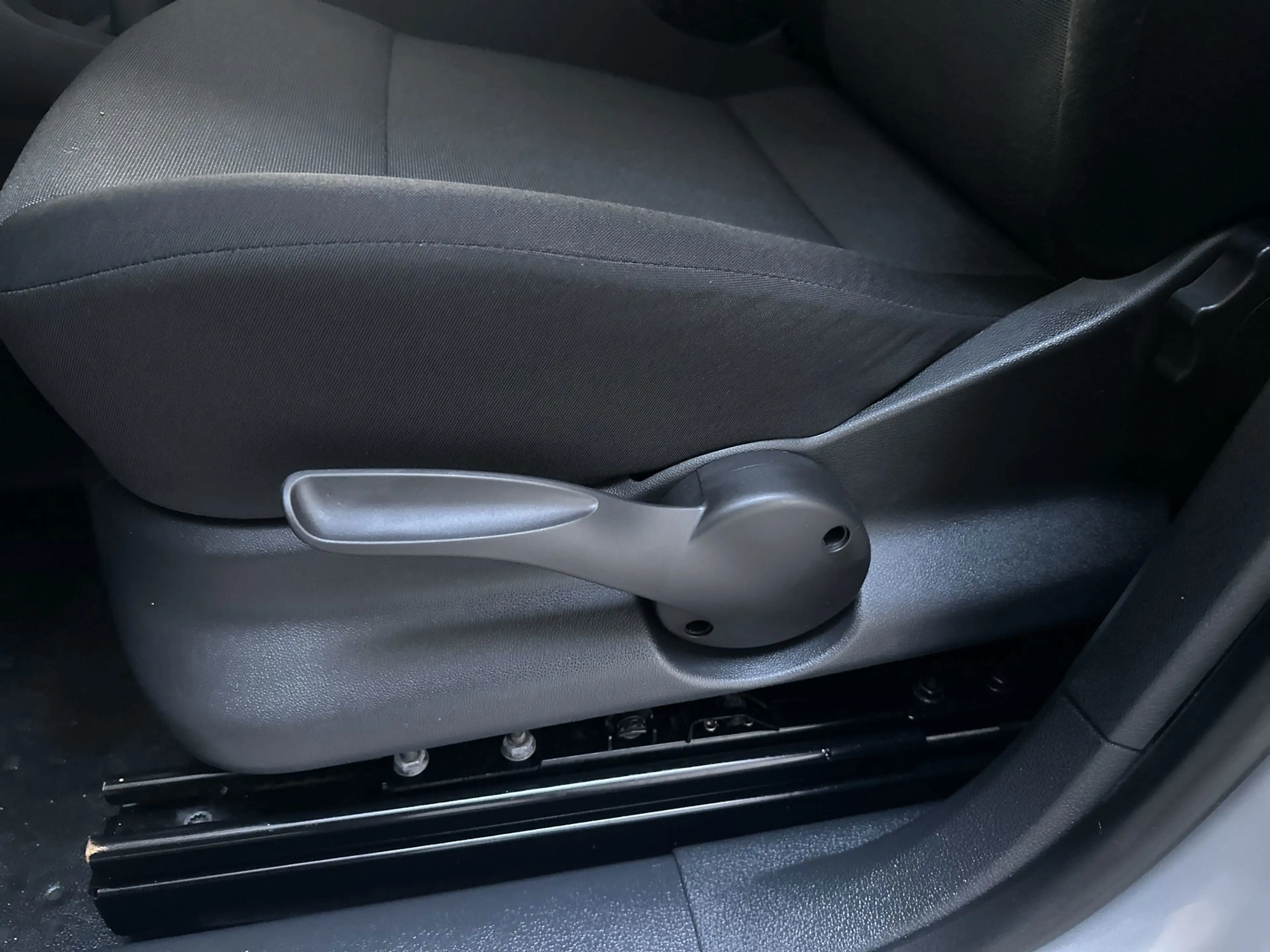Volkswagen Caddy 2.0 TDI L1H1 Navigatie App-Connect DAB+ Cruise Con — photo 21