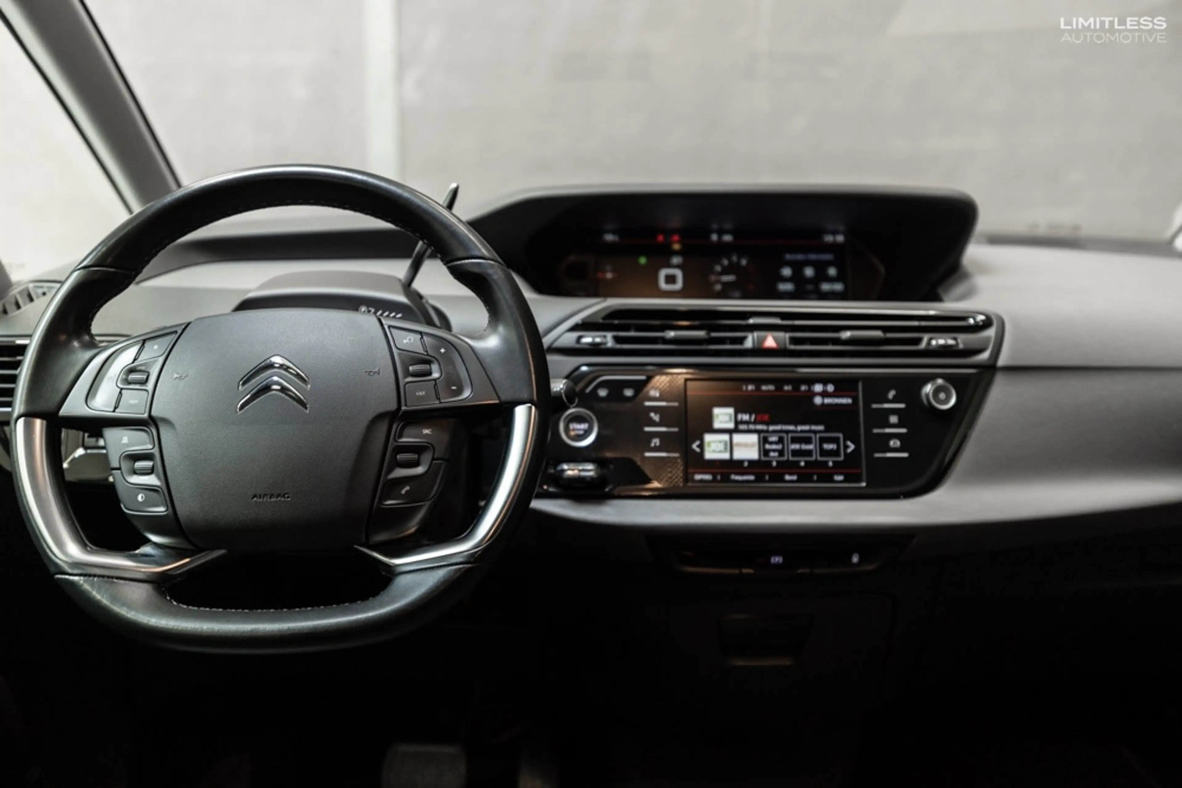 Citroen C4 SpaceTourer 7 Seats / First Owner — photo 13