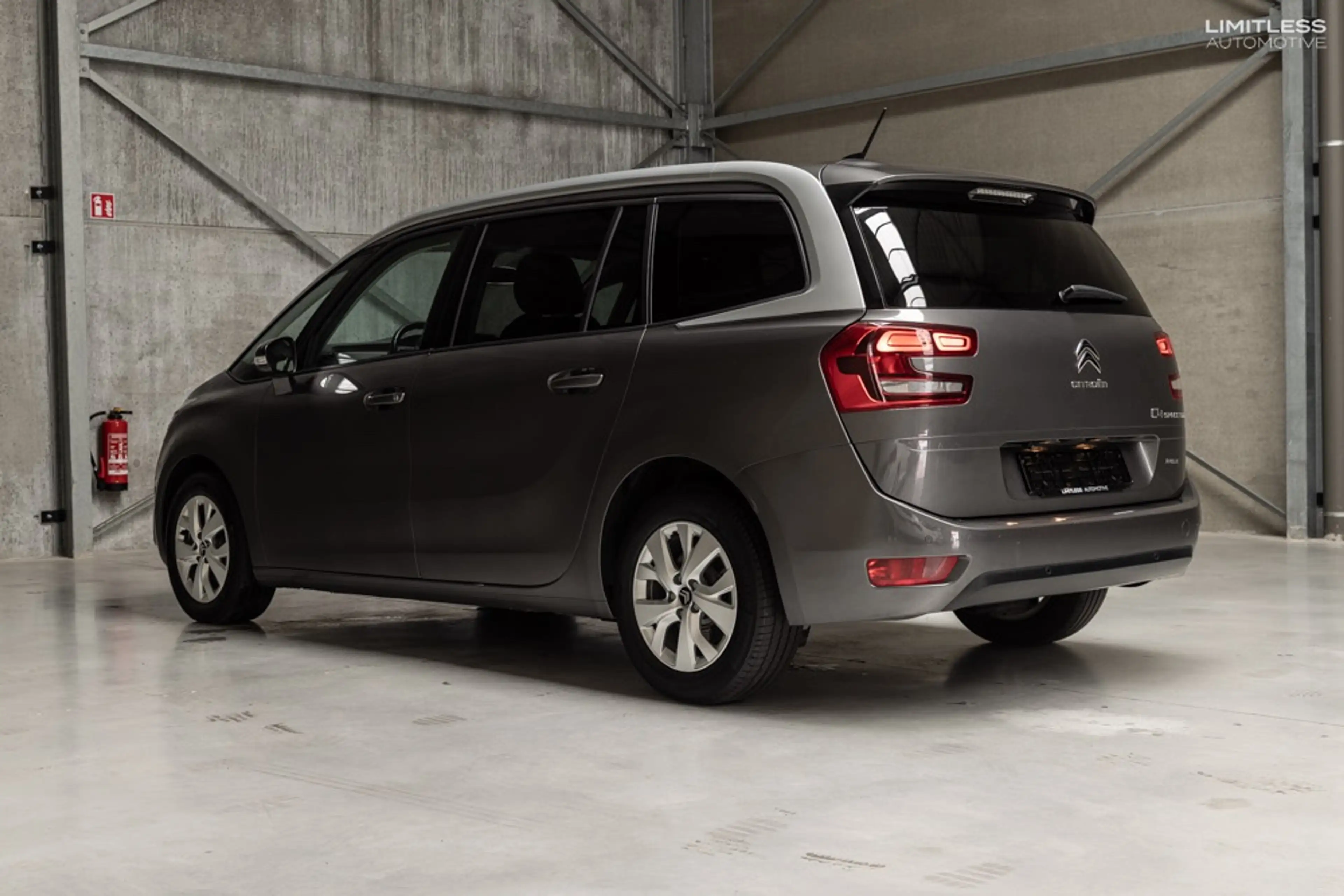 Citroen C4 SpaceTourer 7 Seats / First Owner — photo 4