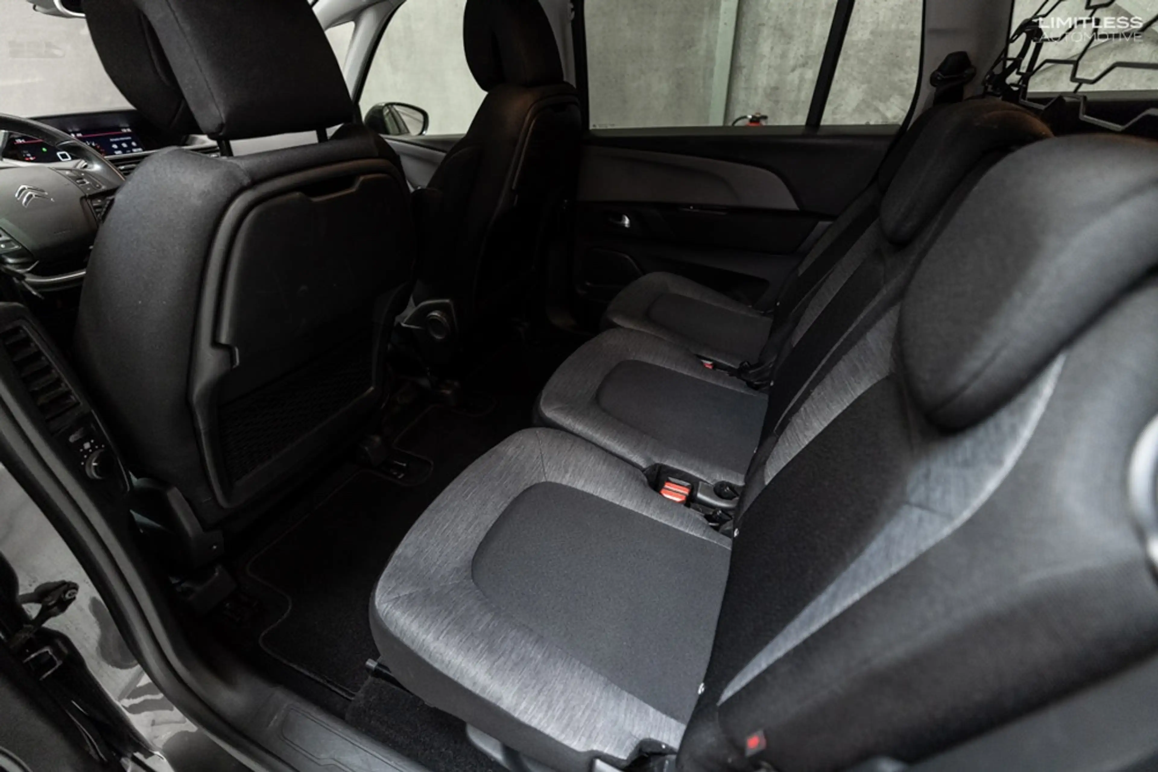 Citroen C4 SpaceTourer 7 Seats / First Owner — photo 10