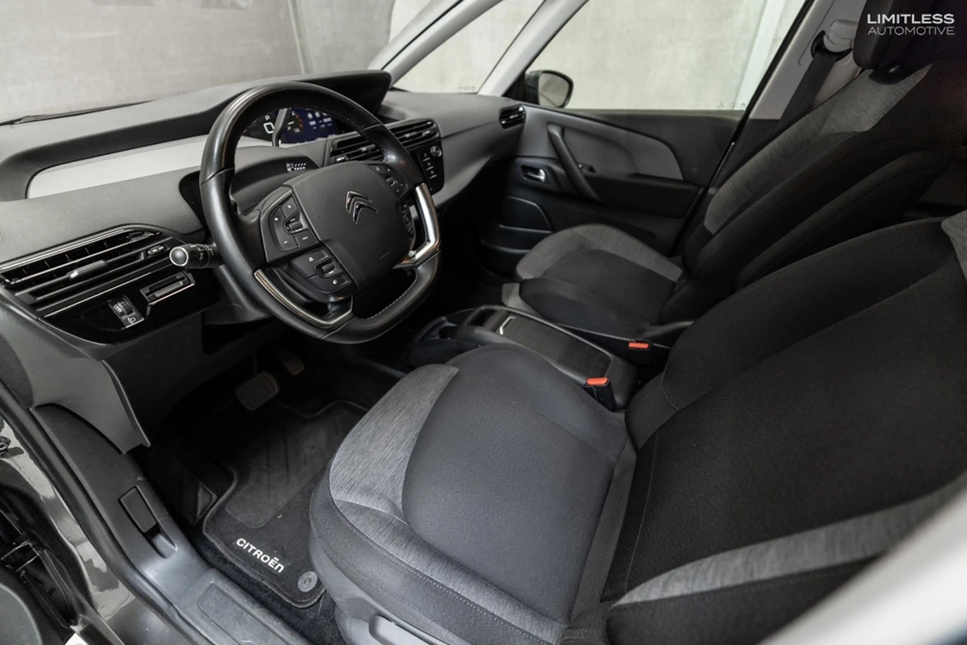 Citroen C4 SpaceTourer 7 Seats / First Owner — photo 9