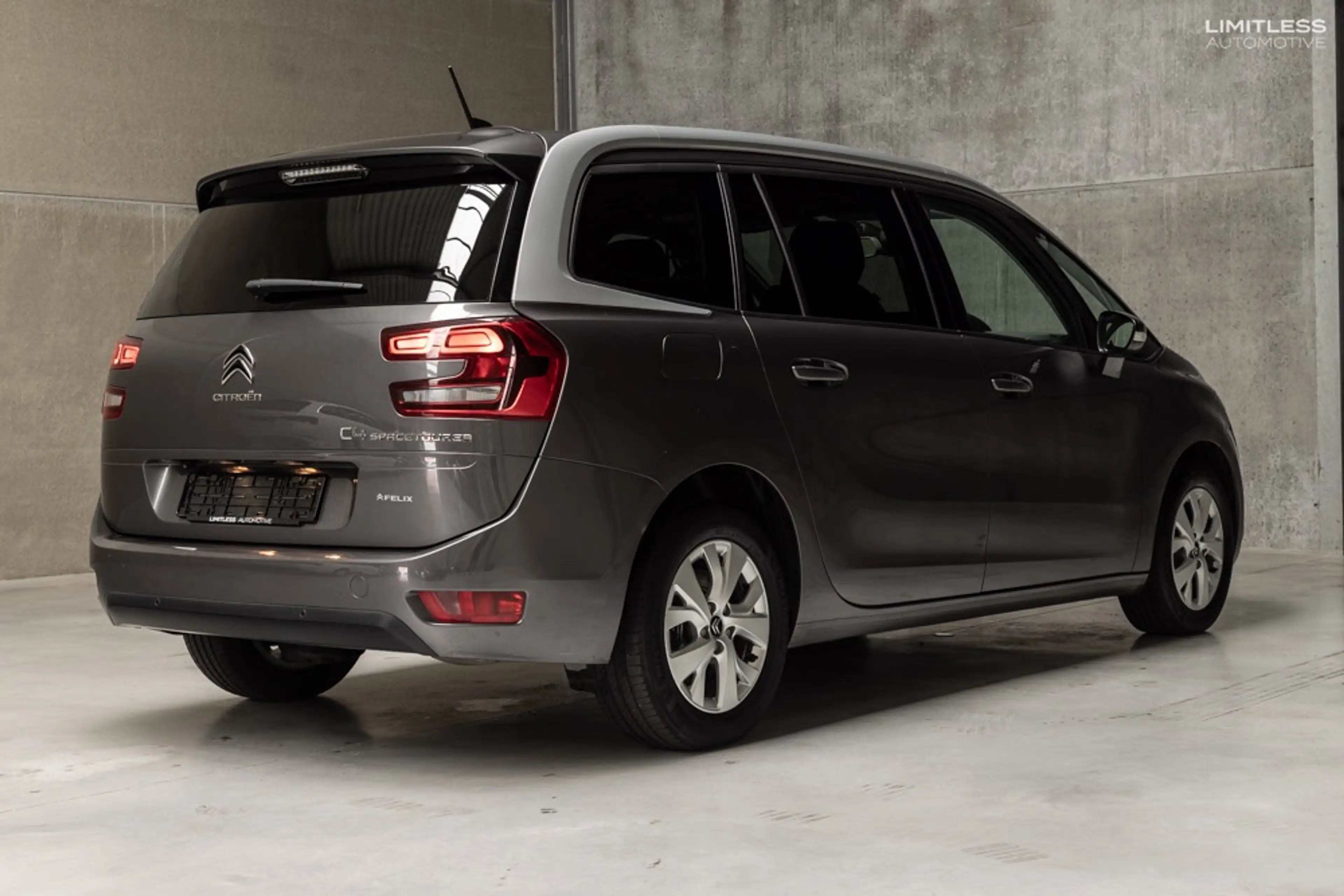 Citroen C4 SpaceTourer 7 Seats / First Owner — photo 6