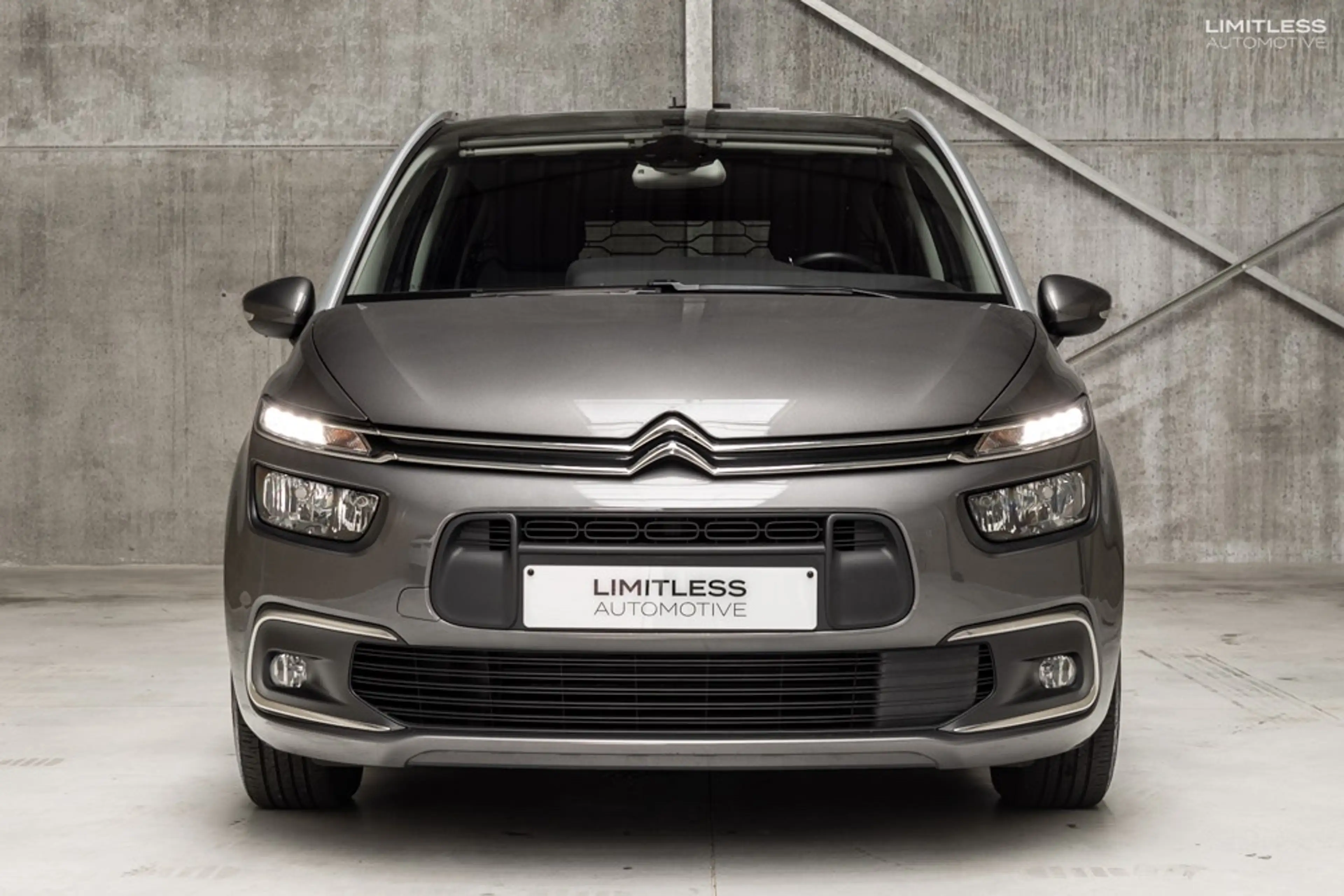 Citroen C4 SpaceTourer 7 Seats / First Owner — photo 2