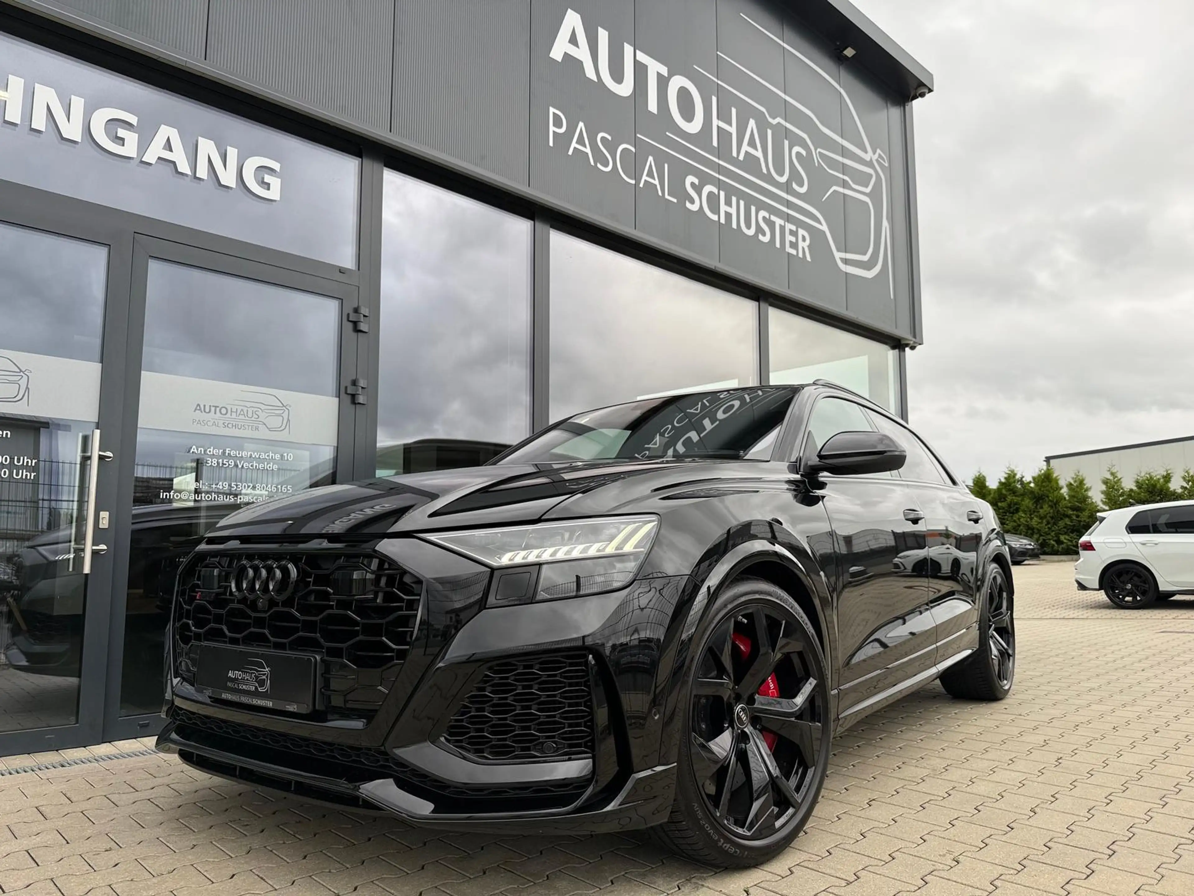Audi RS Q8 /UPE 197.000€/AHK*305km/h*PANO/HUD/ACC