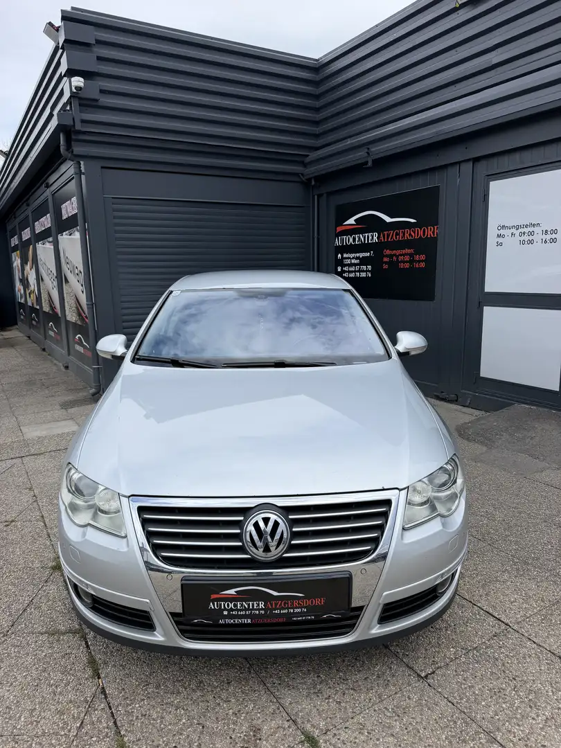 Volkswagen Passat Highline Grau - 2