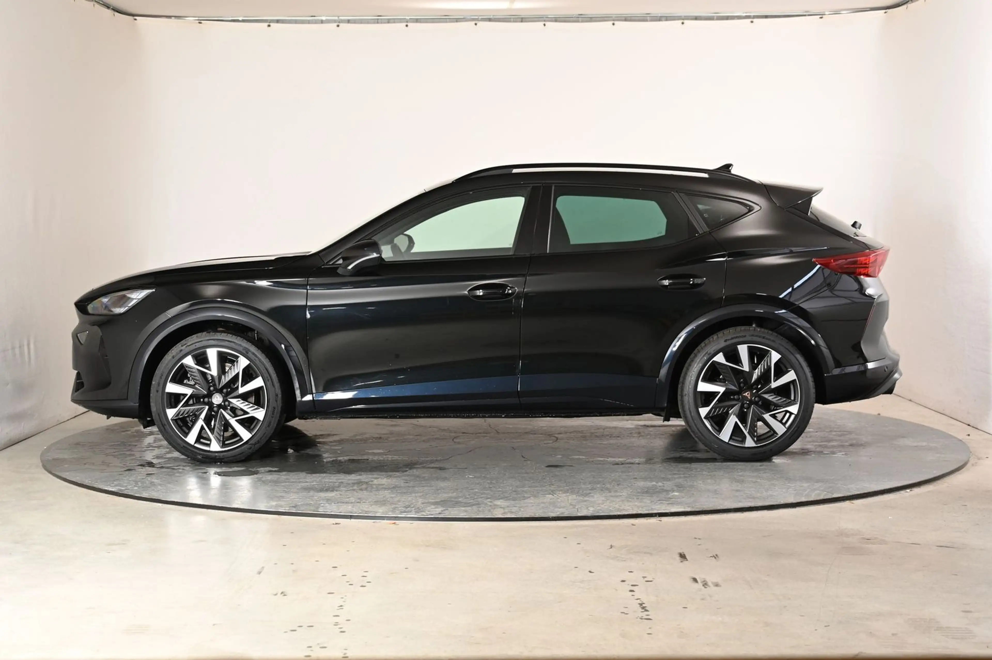 CUPRA Formentor VZ ACC|AHK|RFK|LED|Carplay|Klima|PD... — photo 2