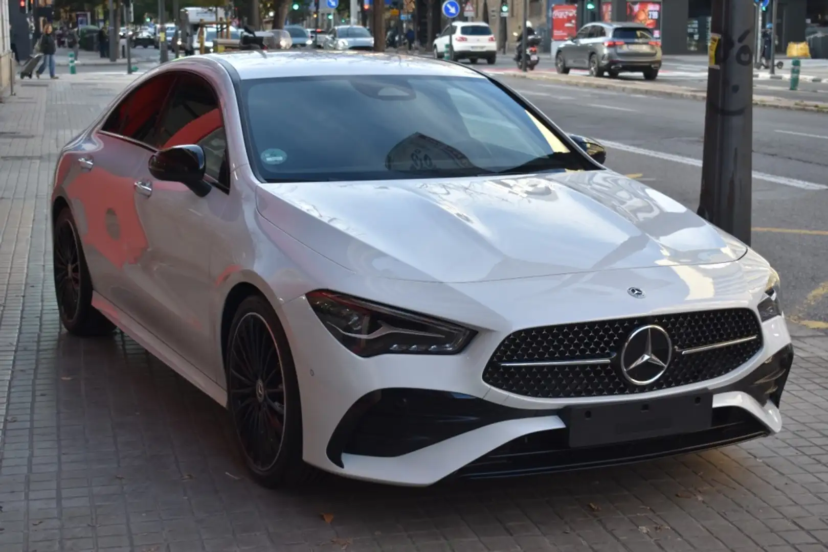 Mercedes-Benz CLA 180 7G-DCT Blanc - 2