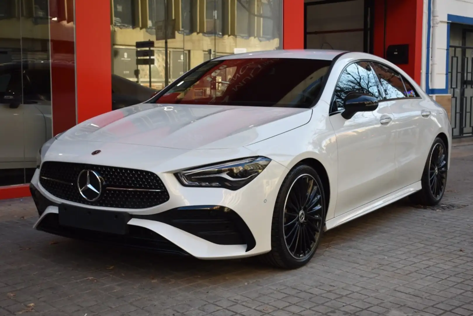Mercedes-Benz CLA 180 7G-DCT Blanc - 1