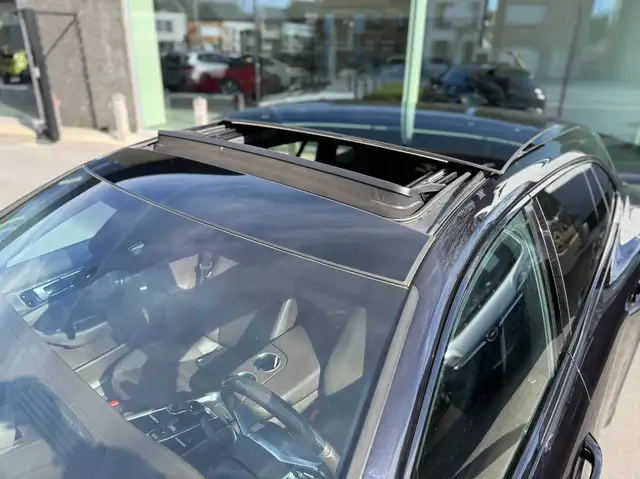 Porsche Panamera view 11