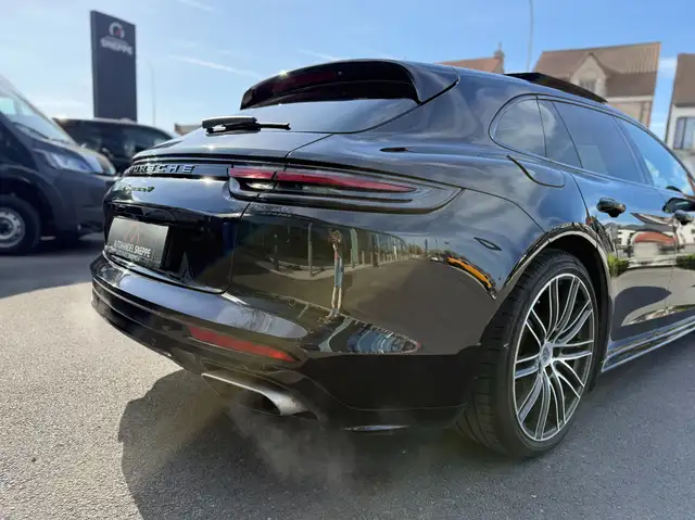 Porsche Panamera view 9