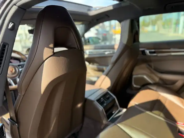 Porsche Panamera view 18