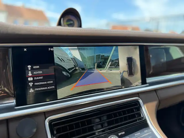 Porsche Panamera view 29
