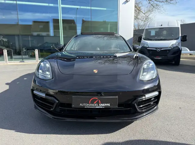 Porsche Panamera view 4