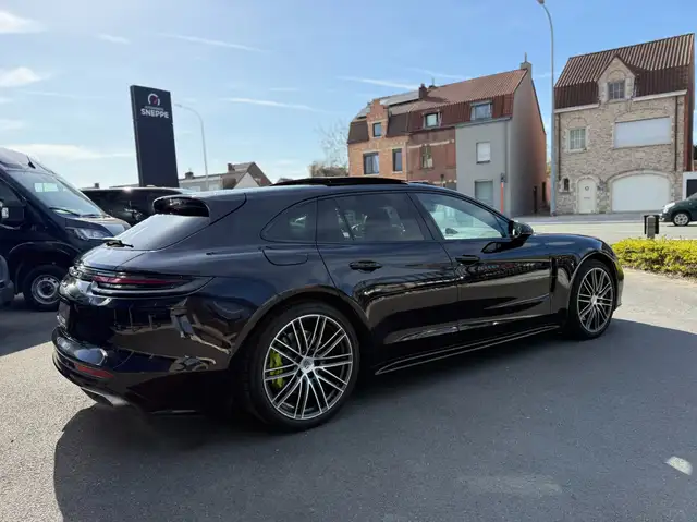 Porsche Panamera view 10