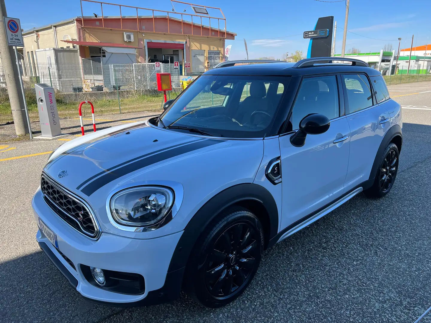 MINI Cooper SD Countryman Mini Countryman F60 2017 2.0 Business auto my18 Wit - 1