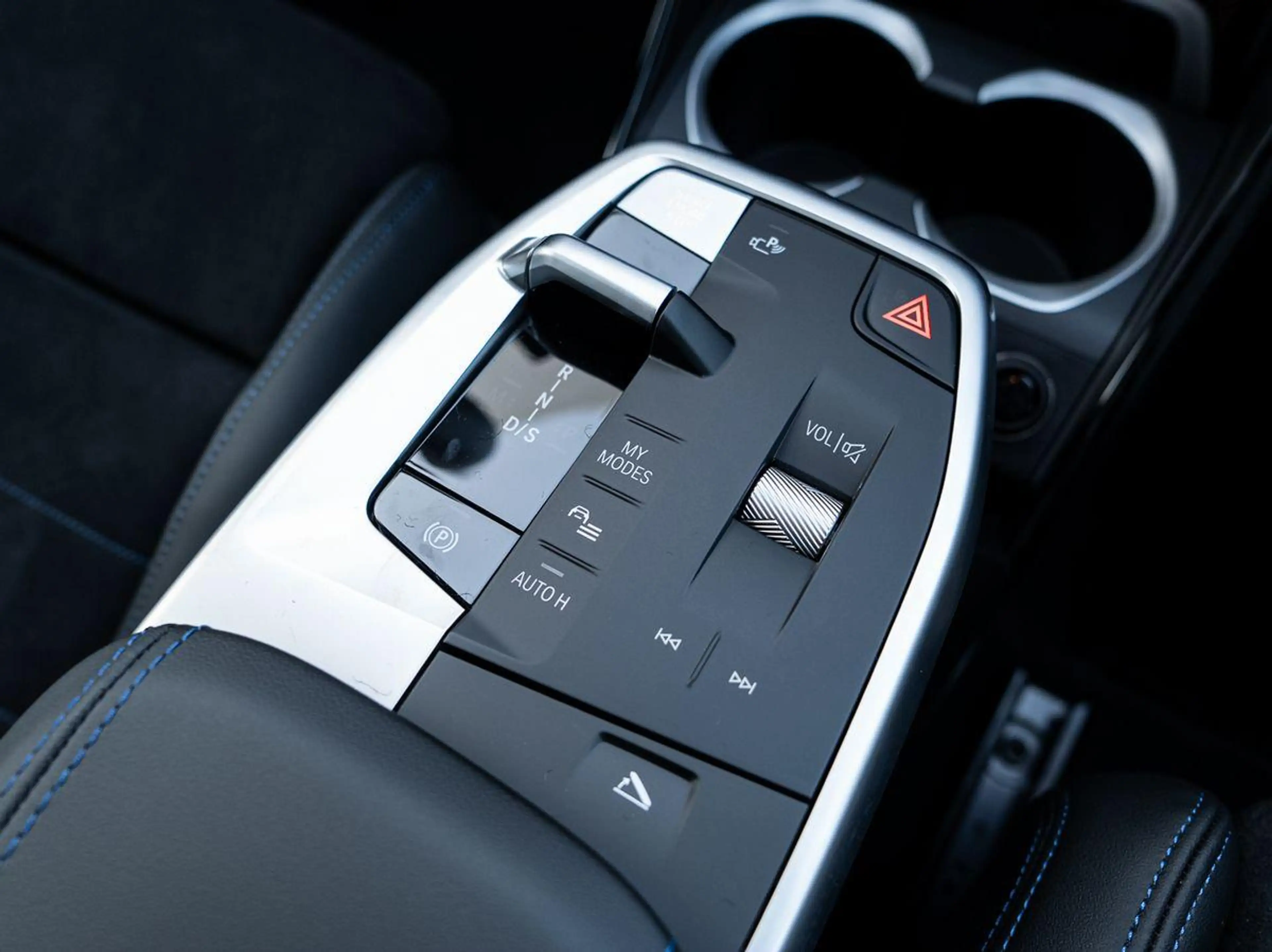 BMW X1 sDrive18d M-Sport AHK ACC aLED PANO KoZg Wire — photo 14