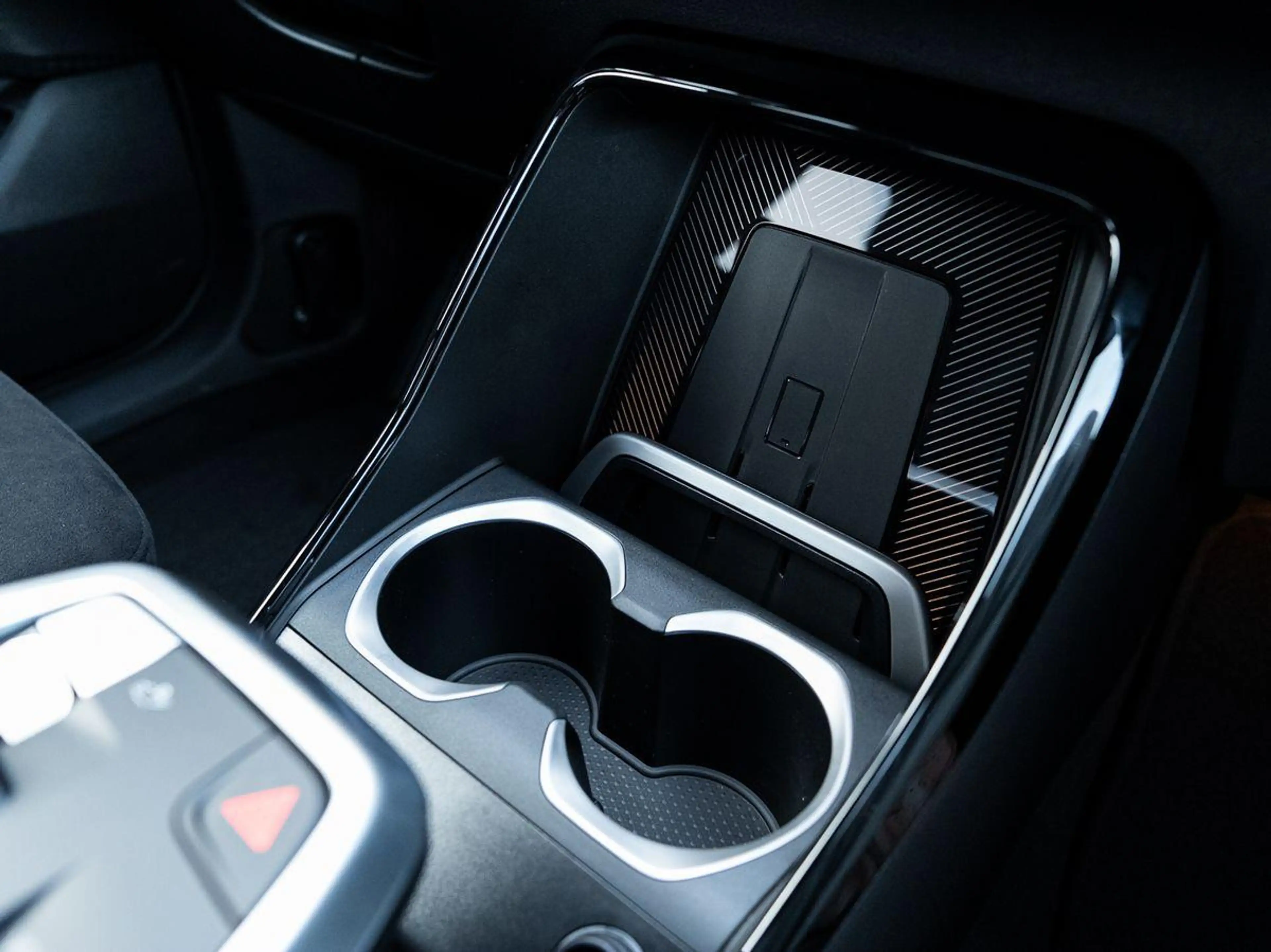 BMW X1 sDrive18d M-Sport AHK ACC aLED PANO KoZg Wire — photo 15