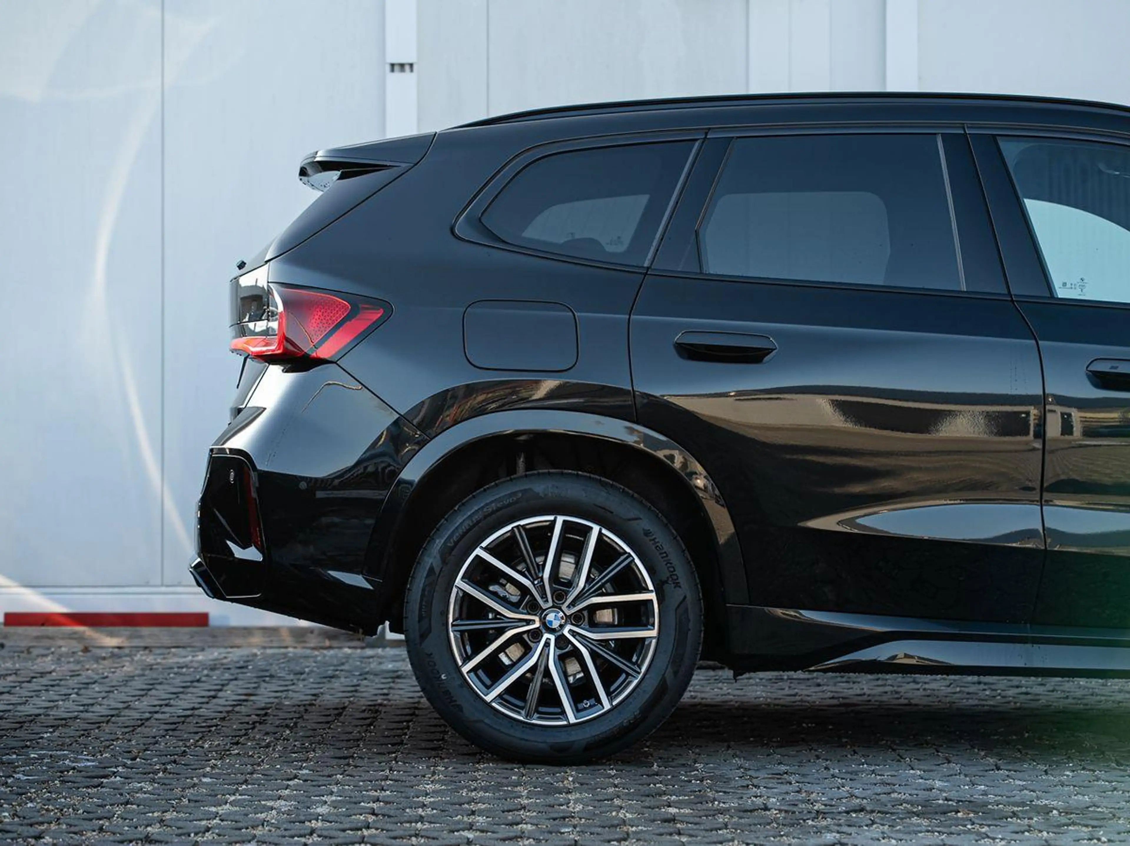 BMW X1 sDrive18d M-Sport AHK ACC aLED PANO KoZg Wire — photo 5