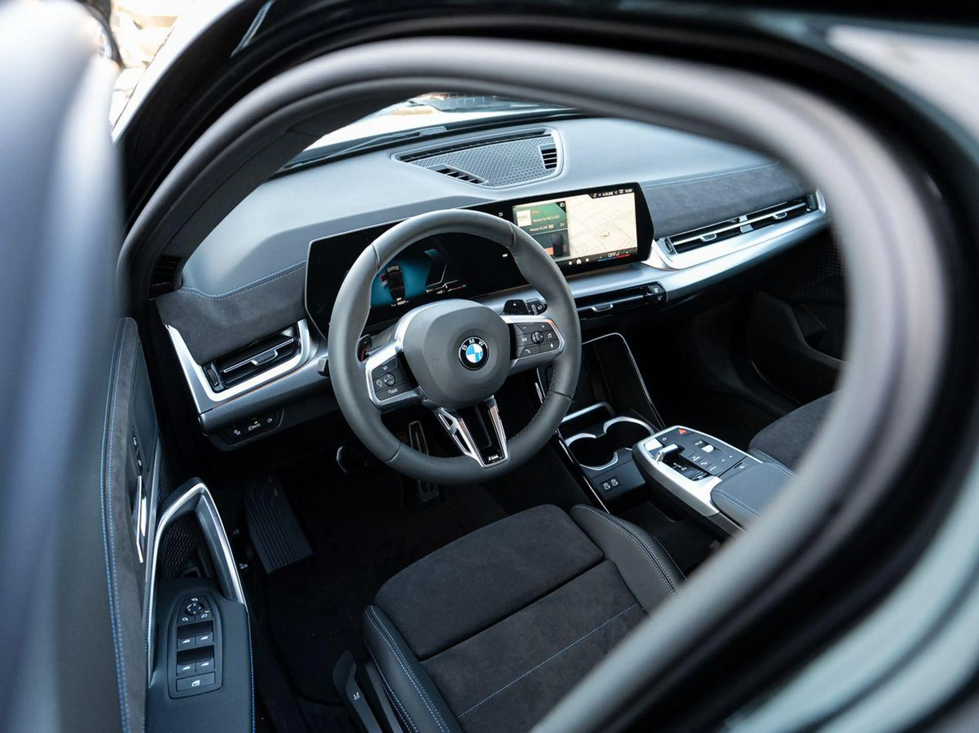 BMW X1 sDrive18d M-Sport AHK ACC aLED PANO KoZg Wire — photo 7