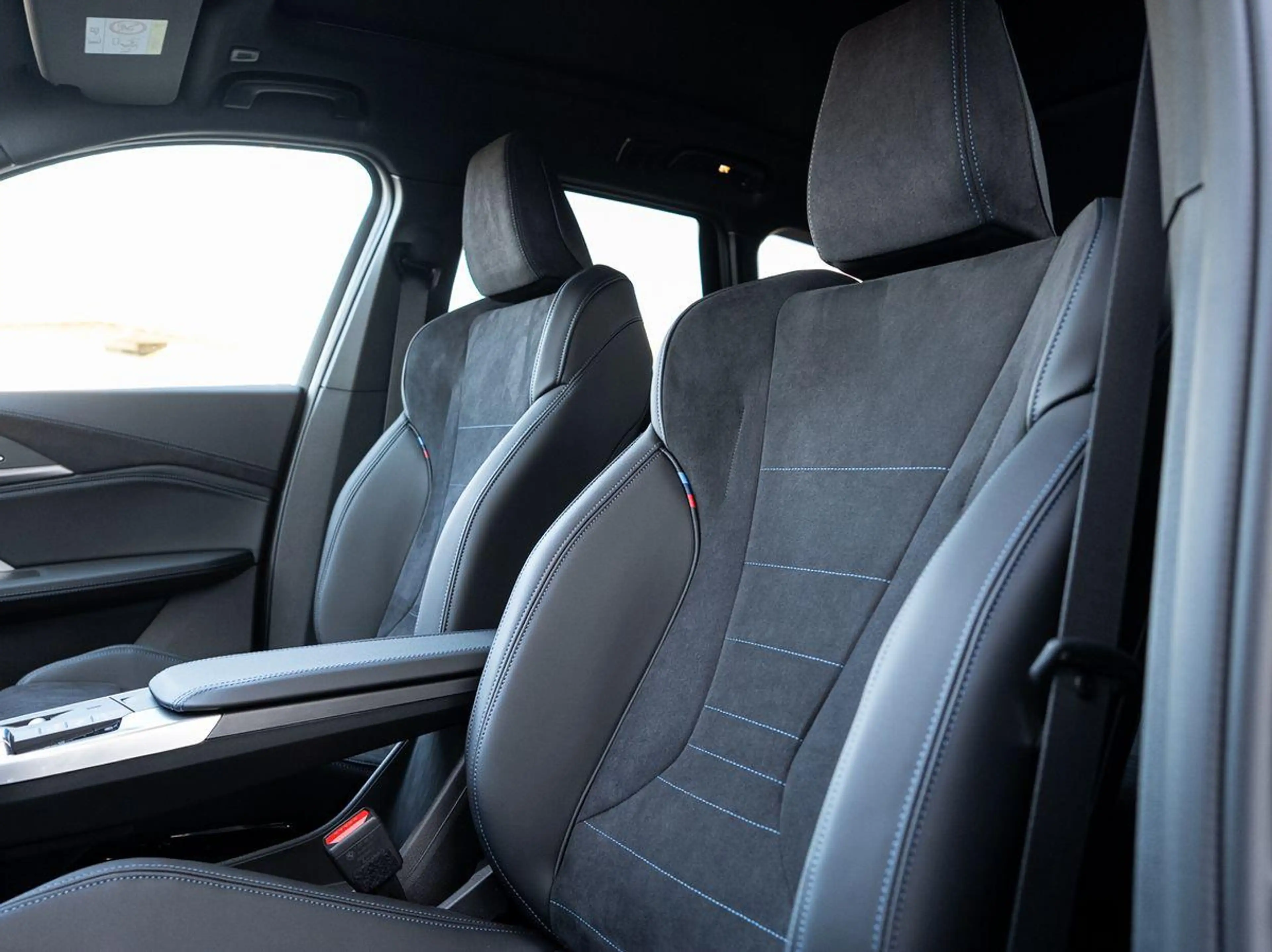 BMW X1 sDrive18d M-Sport AHK ACC aLED PANO KoZg Wire — photo 9