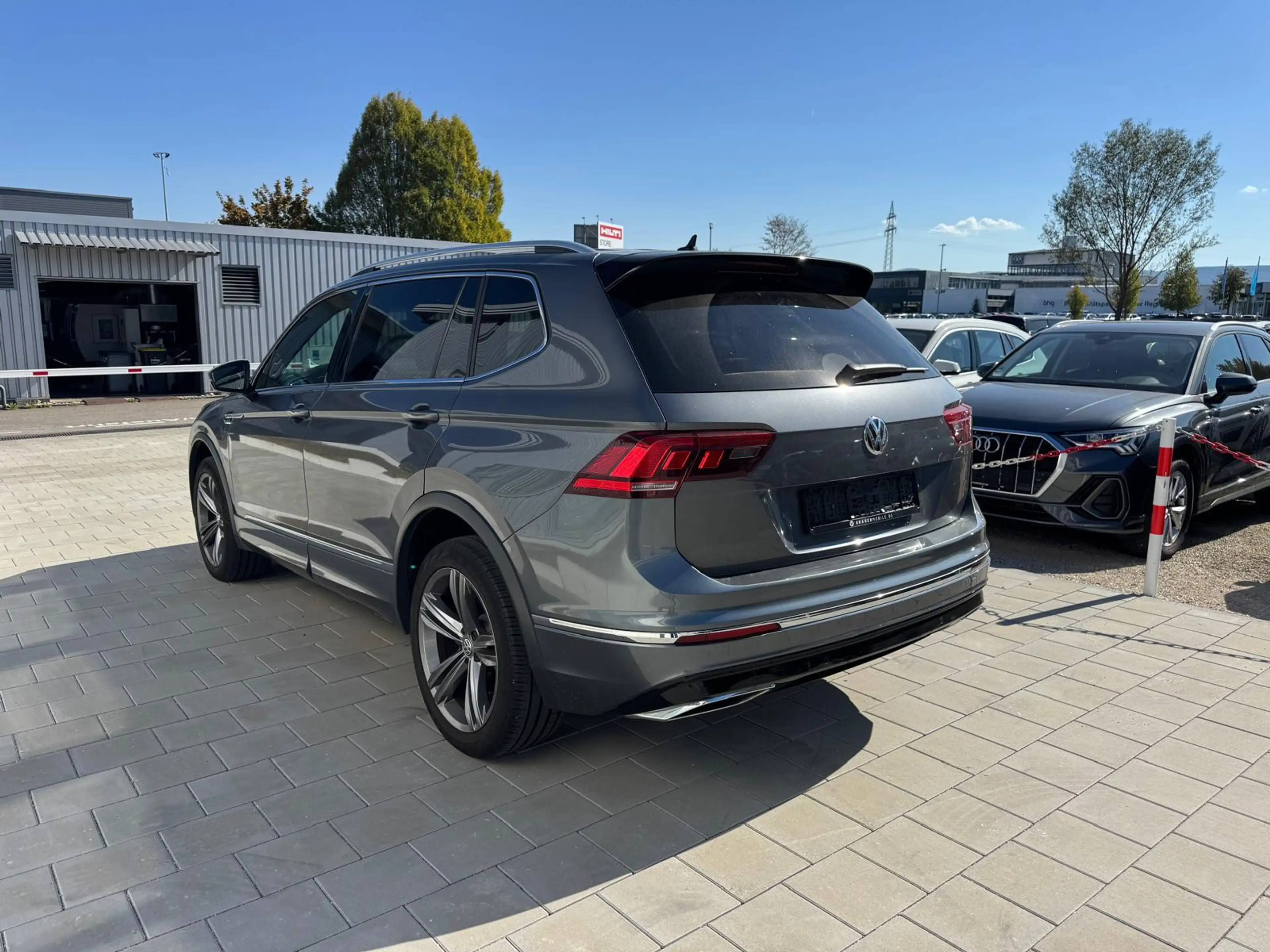 Volkswagen Tiguan Allspace R-Line 4Motion AHK Navi ACC — photo 4
