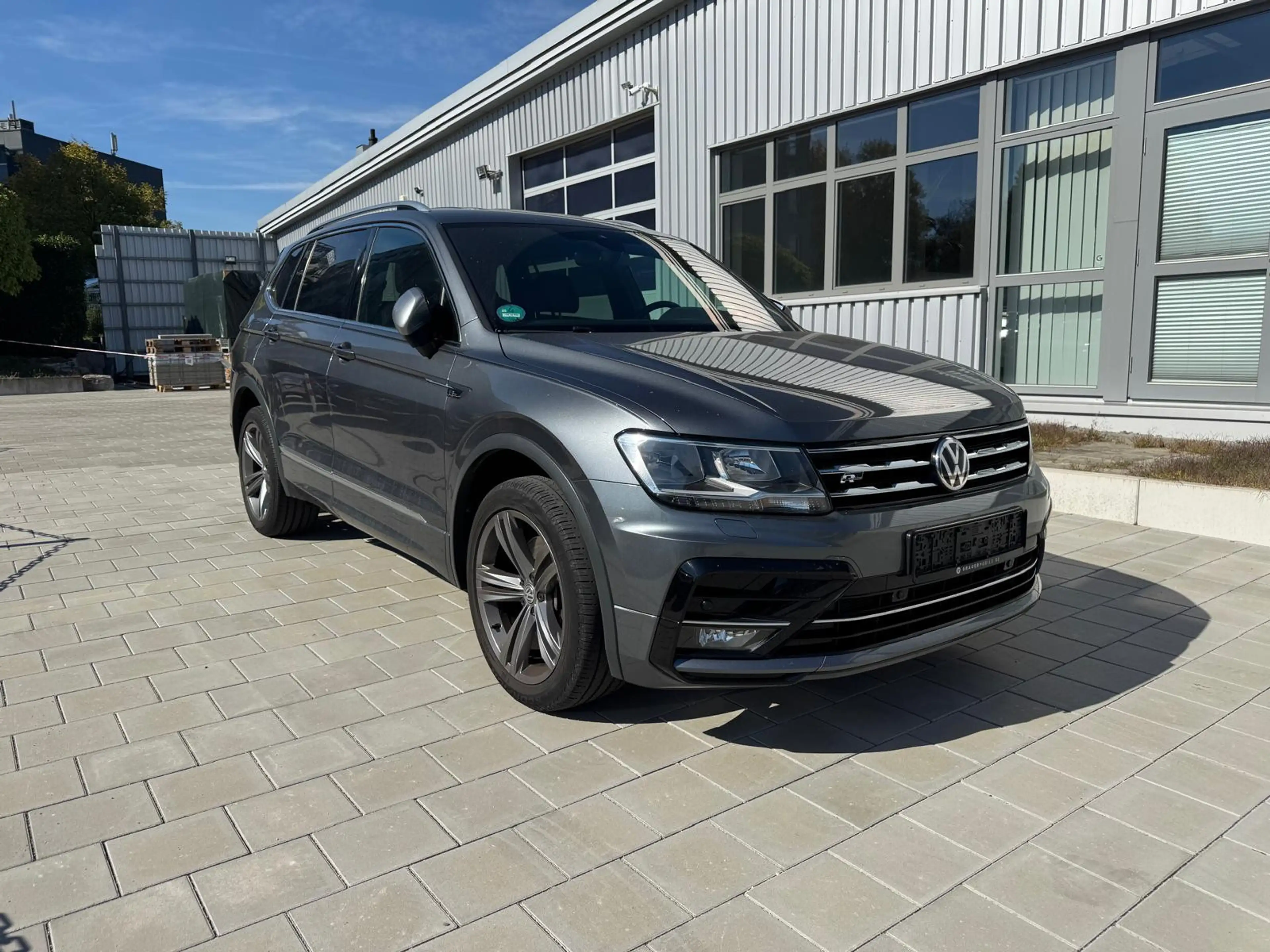 Volkswagen Tiguan Allspace R-Line 4Motion AHK Navi ACC — photo 12