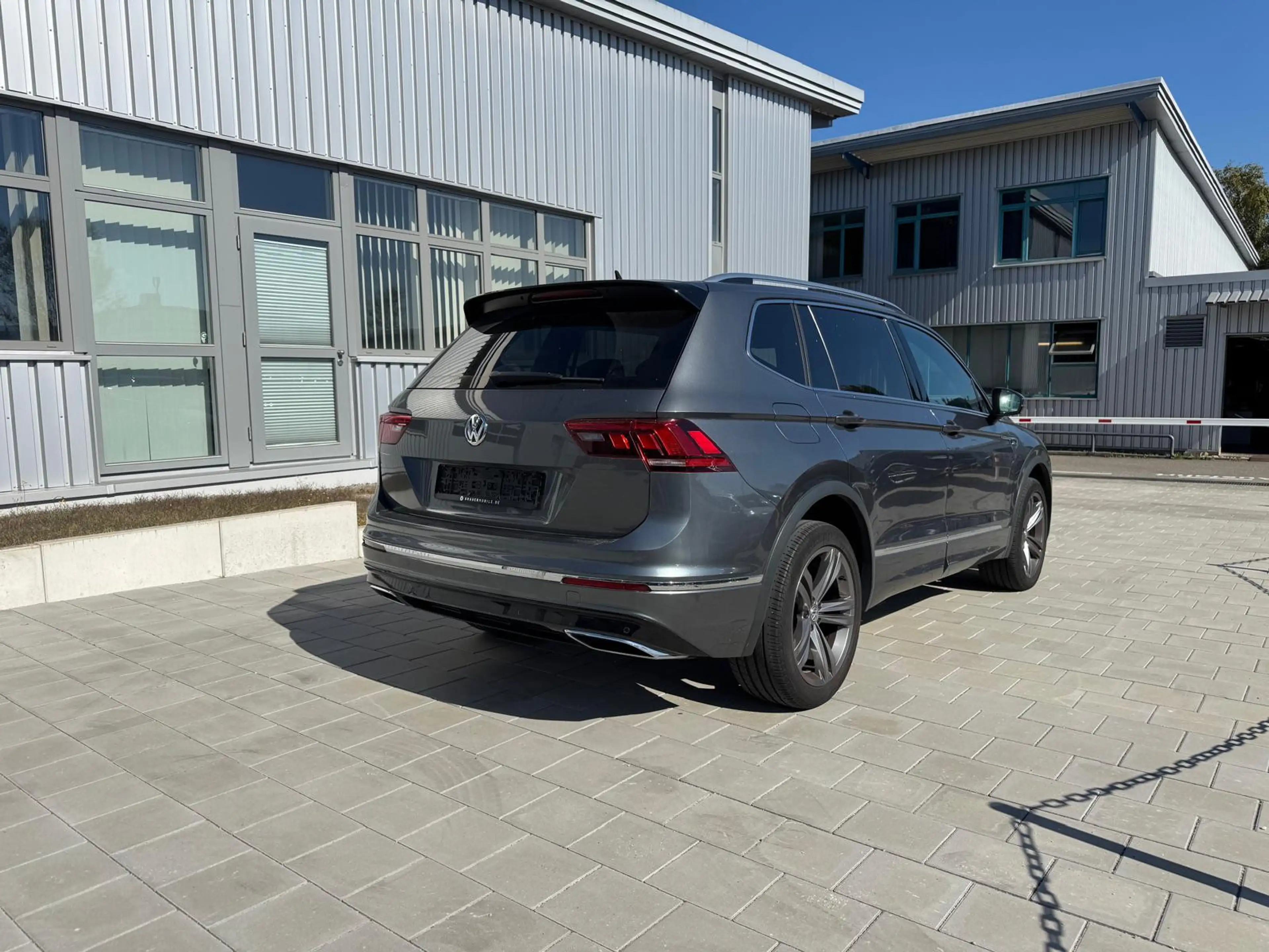Volkswagen Tiguan Allspace R-Line 4Motion AHK Navi ACC — photo 5