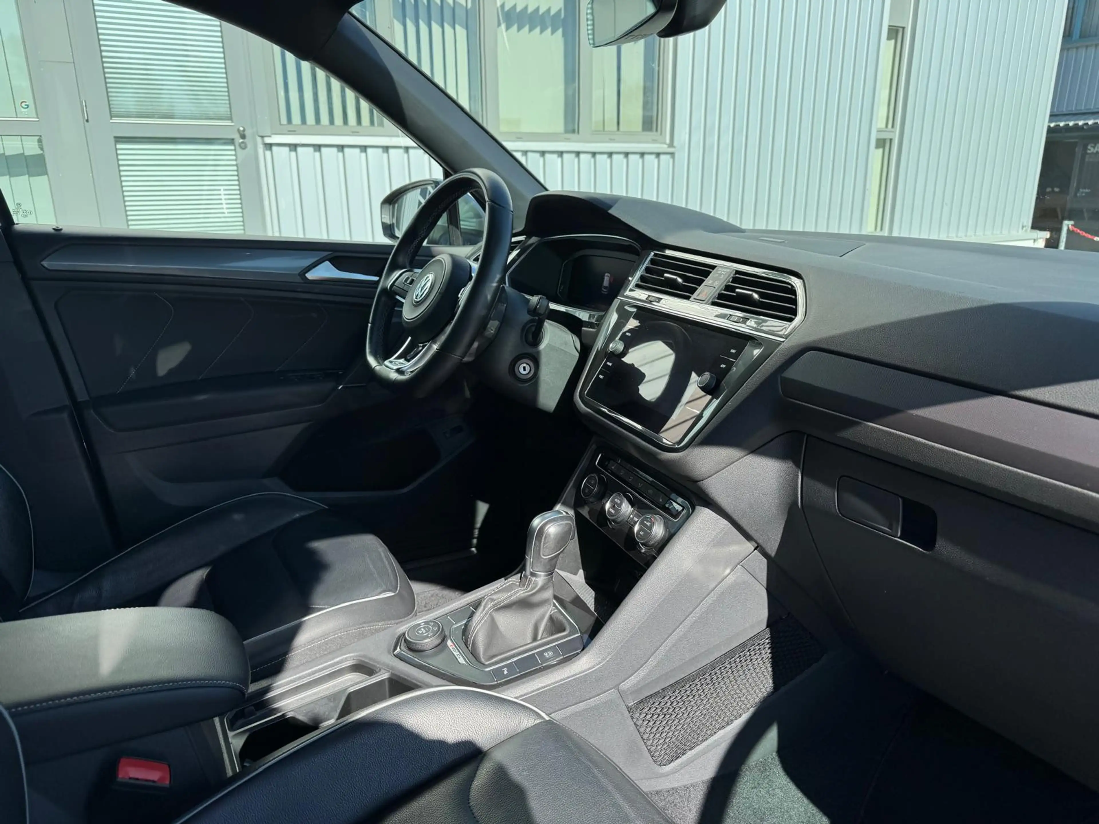 Volkswagen Tiguan Allspace R-Line 4Motion AHK Navi ACC — photo 8