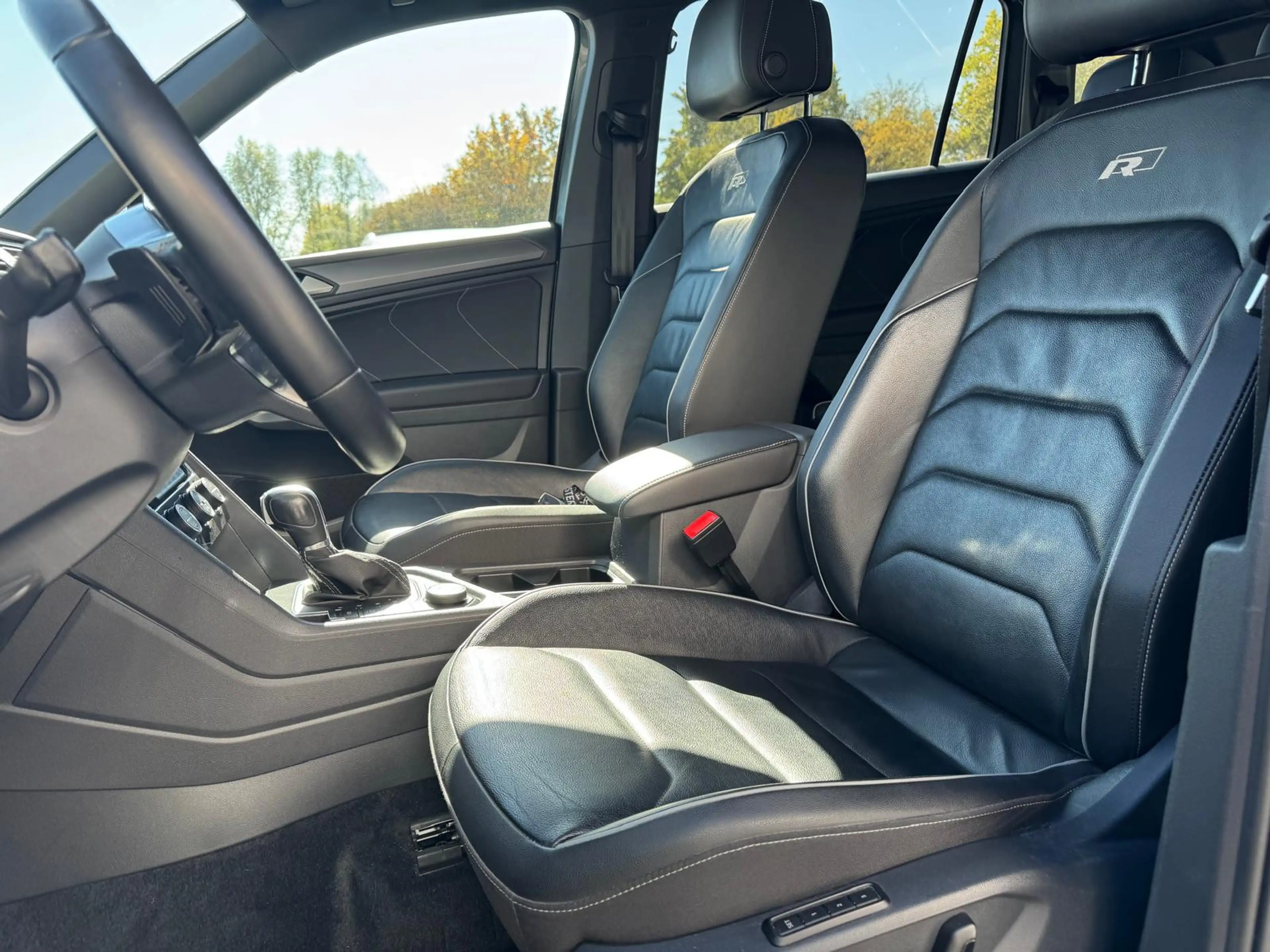 Volkswagen Tiguan Allspace R-Line 4Motion AHK Navi ACC — photo 7