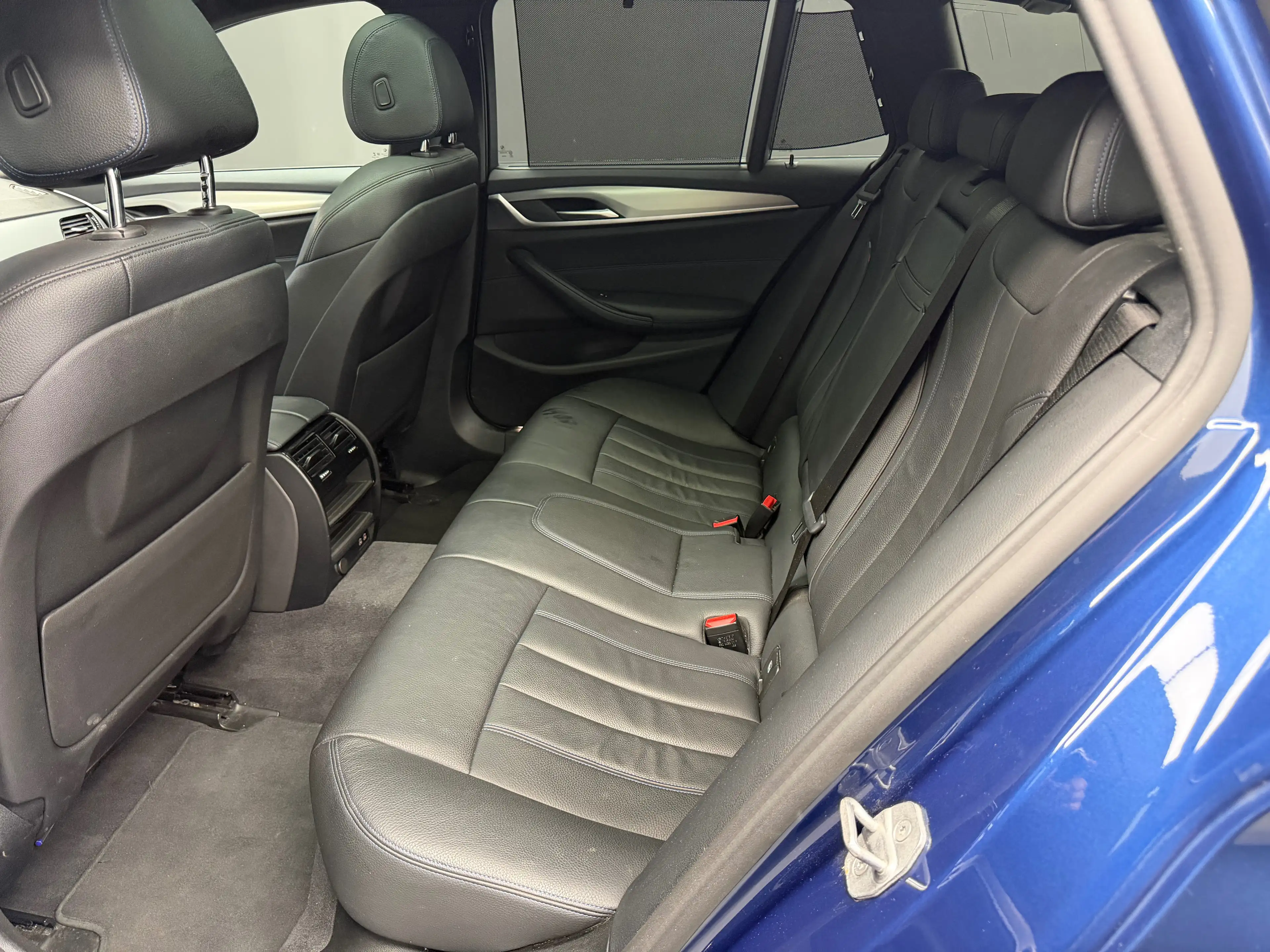 BMW 518 Touring dA * 1ER PROP + FACELIFT + PACK M + GARANTIE * — photo 10