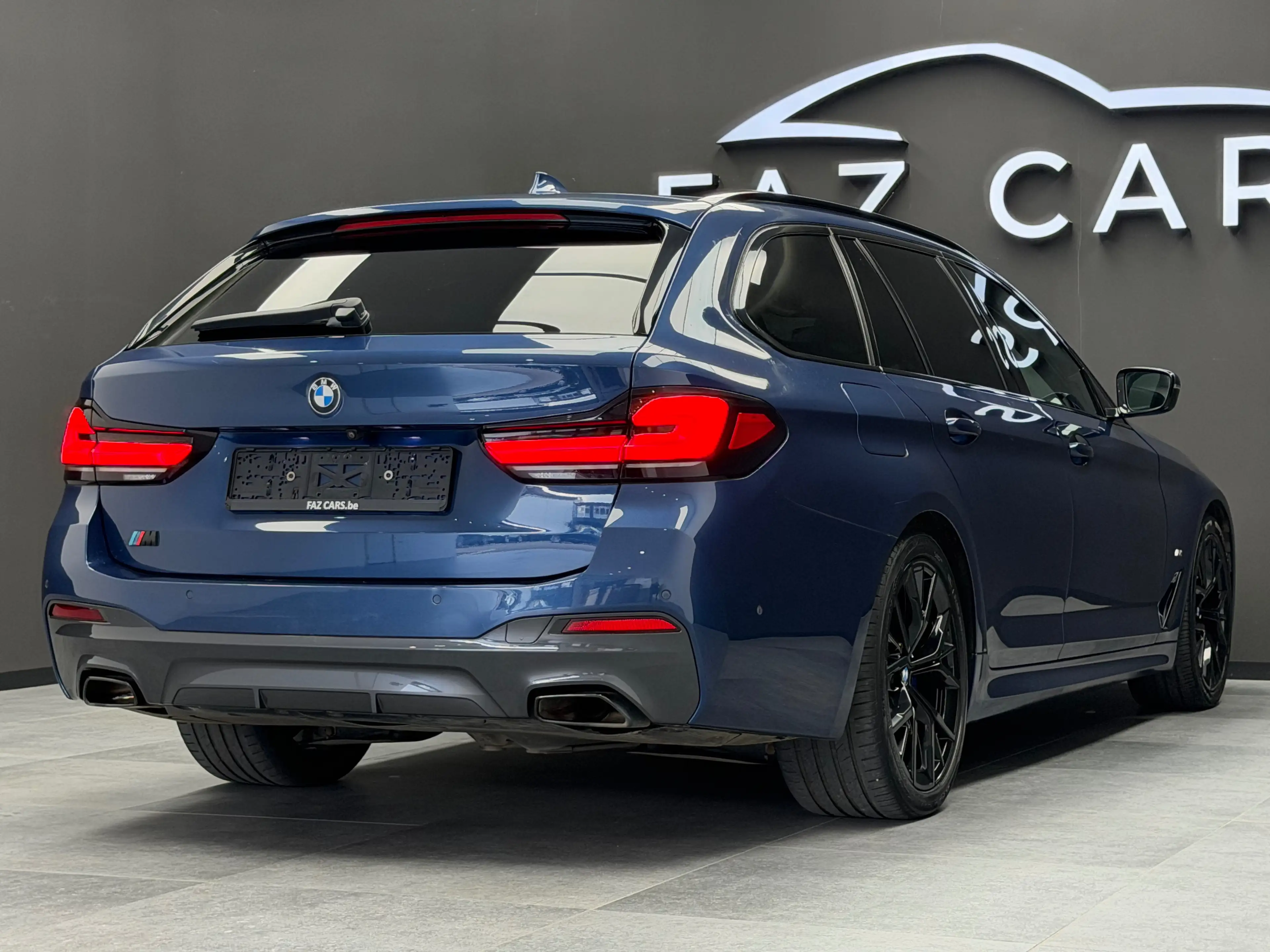 BMW 518 Touring dA * 1ER PROP + FACELIFT + PACK M + GARANTIE * — photo 7