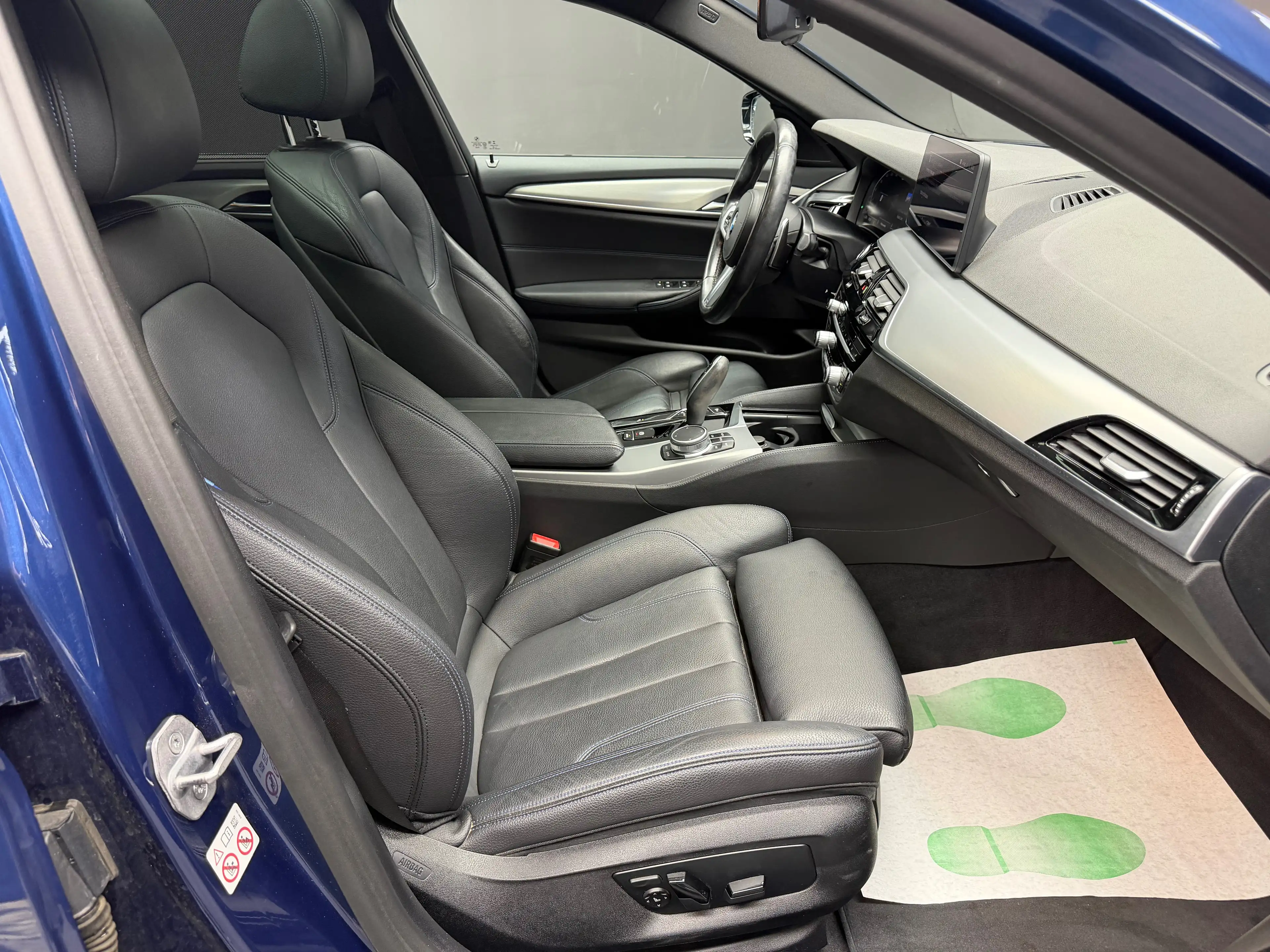 BMW 518 Touring dA * 1ER PROP + FACELIFT + PACK M + GARANTIE * — photo 9