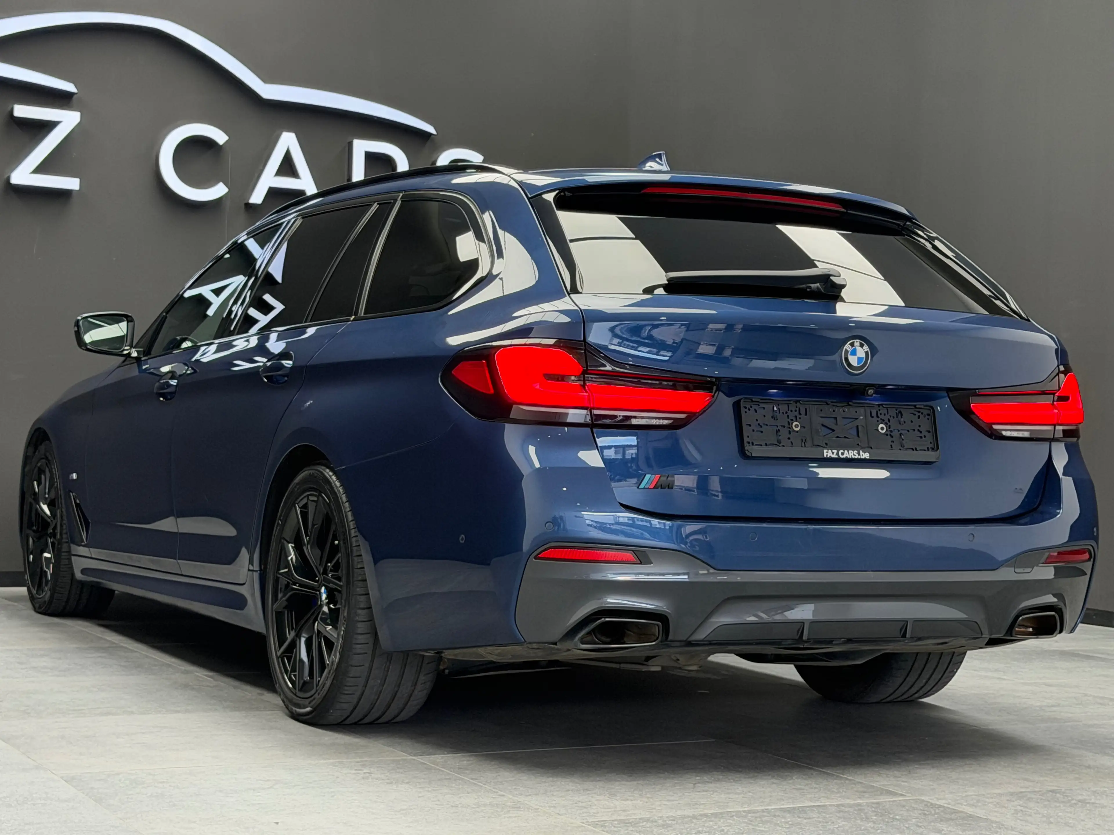 BMW 518 Touring dA * 1ER PROP + FACELIFT + PACK M + GARANTIE * — photo 5