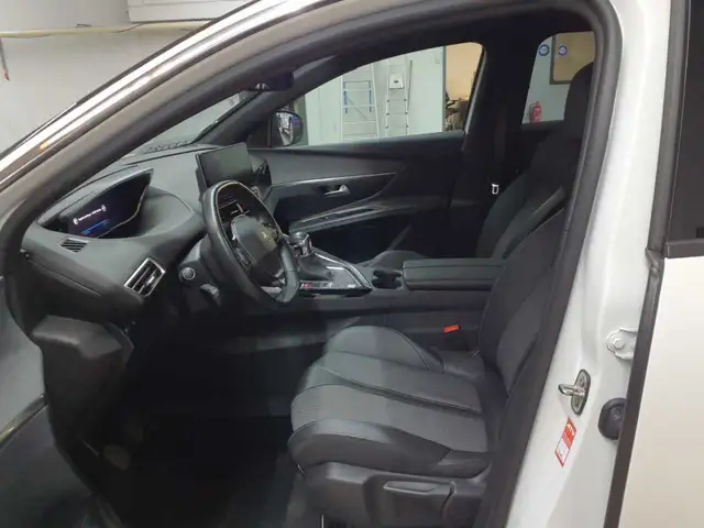 Peugeot 3008 view 7