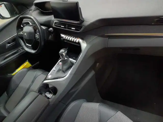 Peugeot 3008 view 9