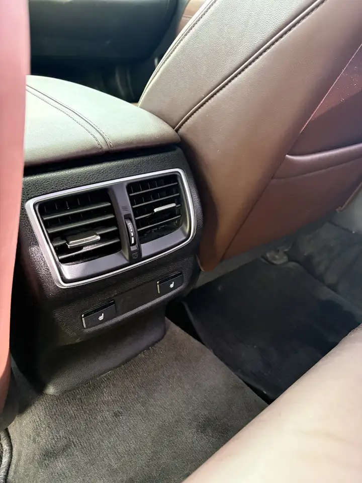Acura TLX снимка Acura TLX