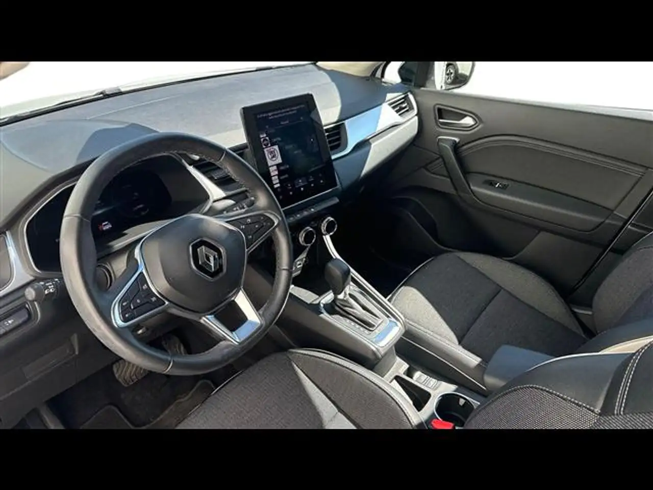 Renault Captur 1.6 E-Tech full hybrid Techno 145cv auto 3