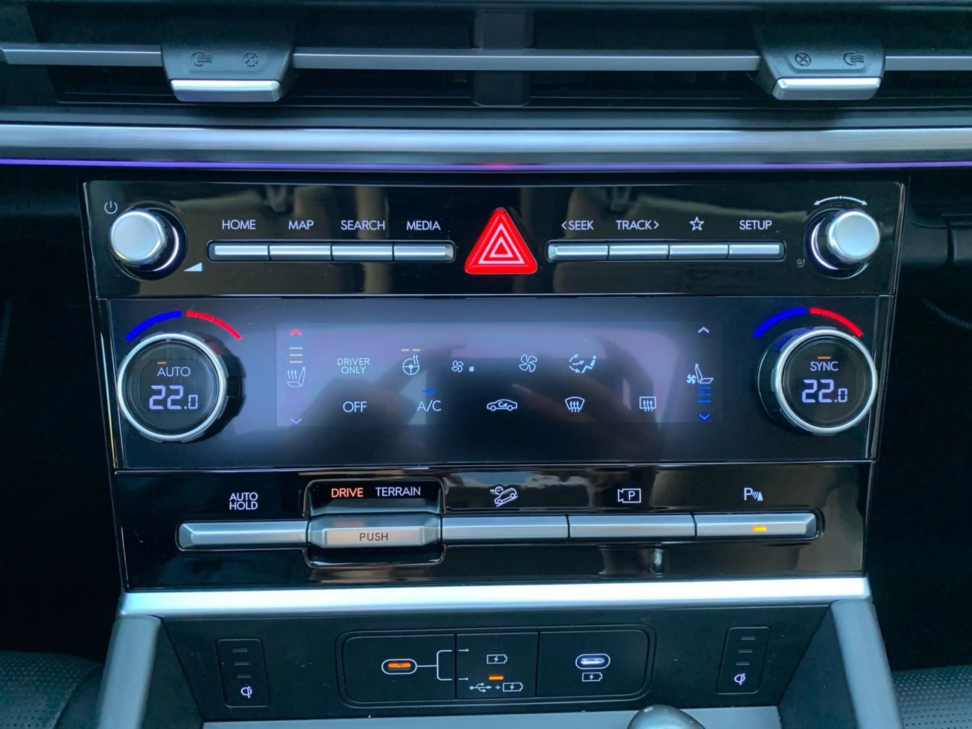 Hyundai SANTA FE 1.6T-GDI Signature Hybrid 4WD Schiebeda — photo 29