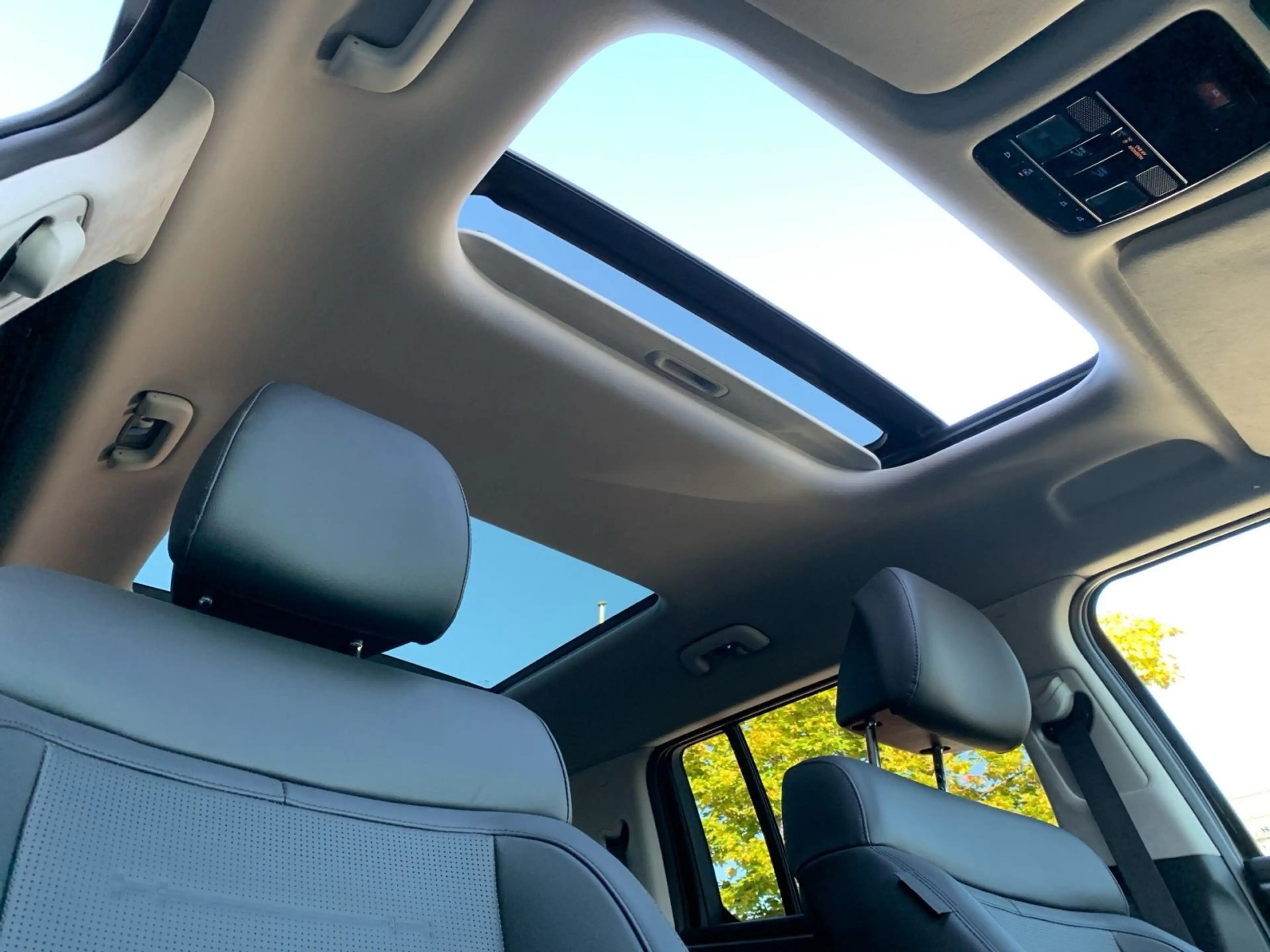 Hyundai SANTA FE 1.6T-GDI Signature Hybrid 4WD Schiebeda — photo 28