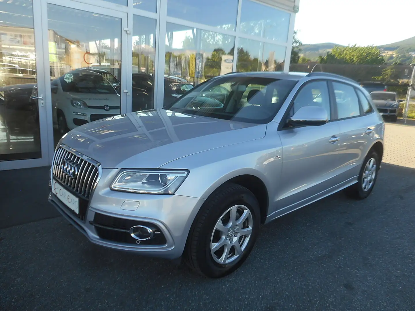 Audi Q5 2.0 TDI DPF clean diesel quattro Silber - 1