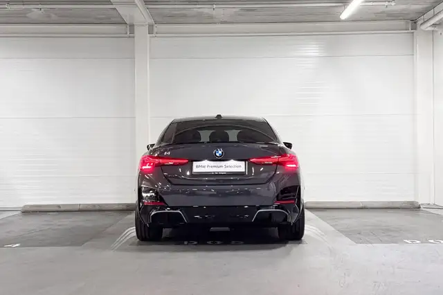BMW i4 view 8