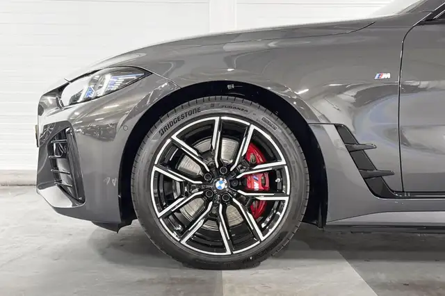BMW i4 view 4