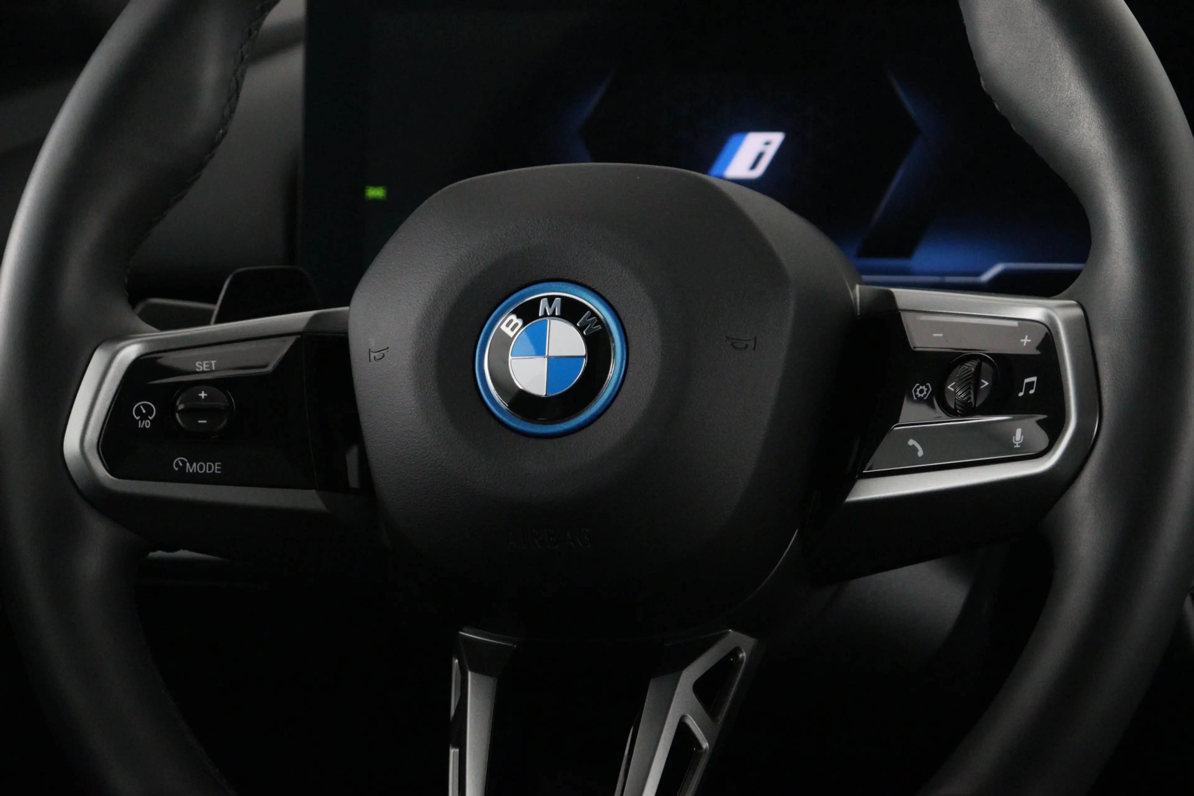 BMW i5 eDrive40 Touring M Sport Pro — photo 3