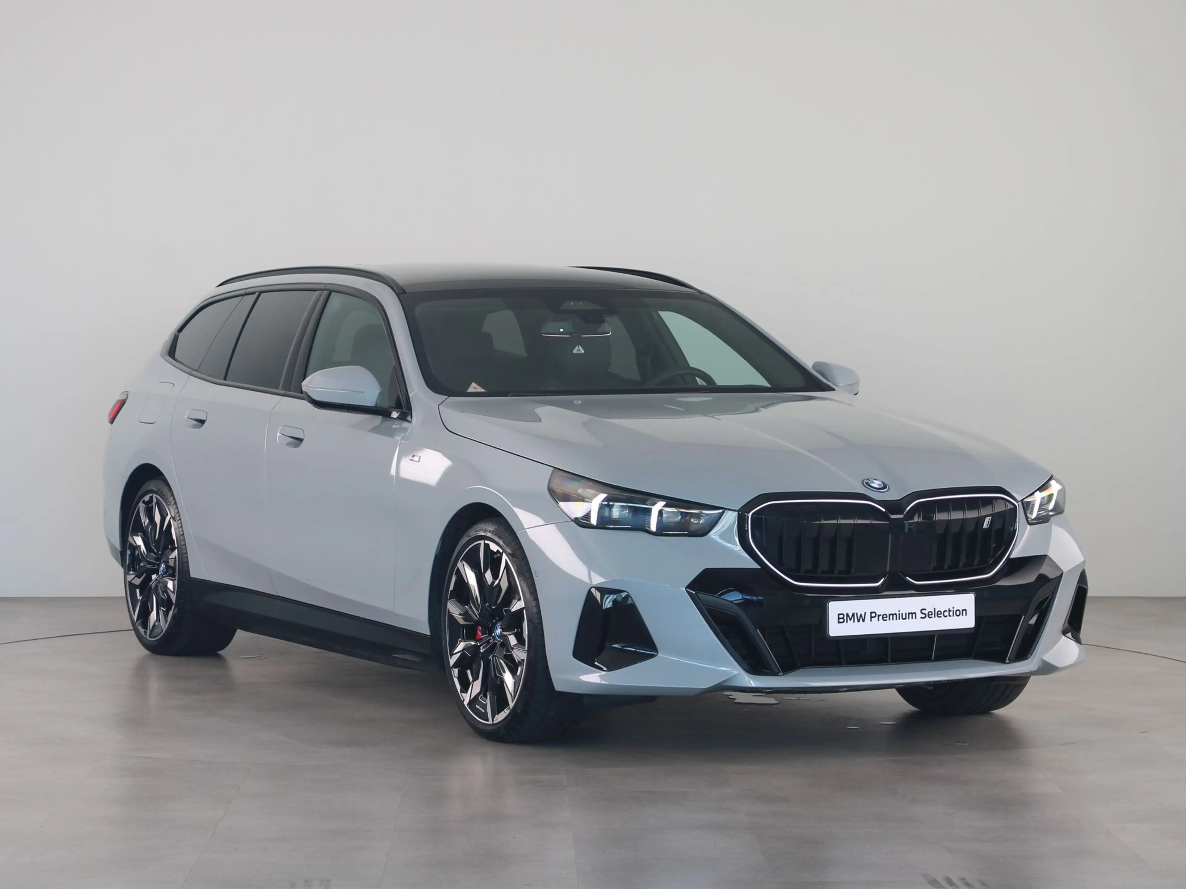 BMW i5 eDrive40 Touring M Sport Pro — photo 8