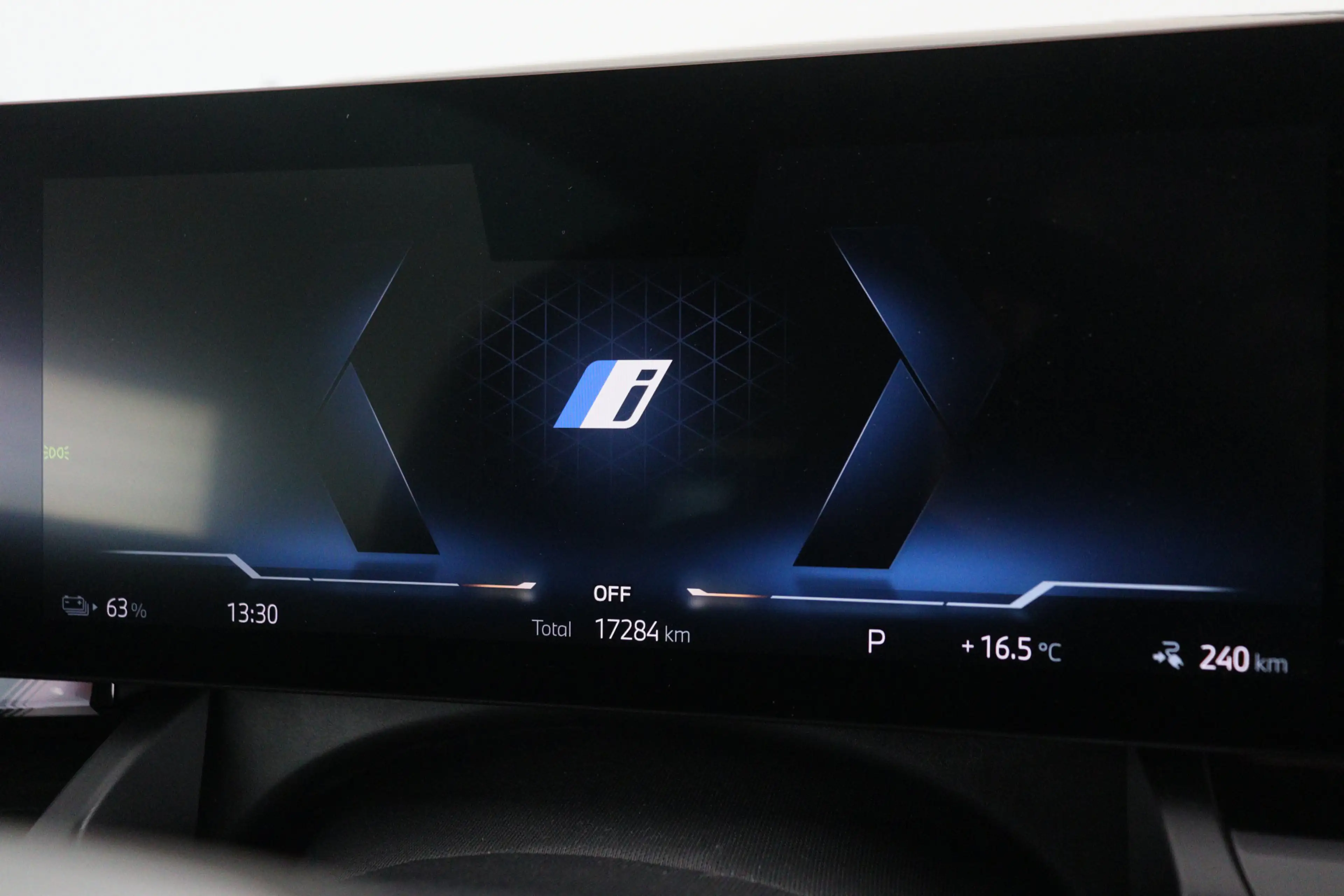 BMW i5 eDrive40 Touring M Sport Pro — photo 4