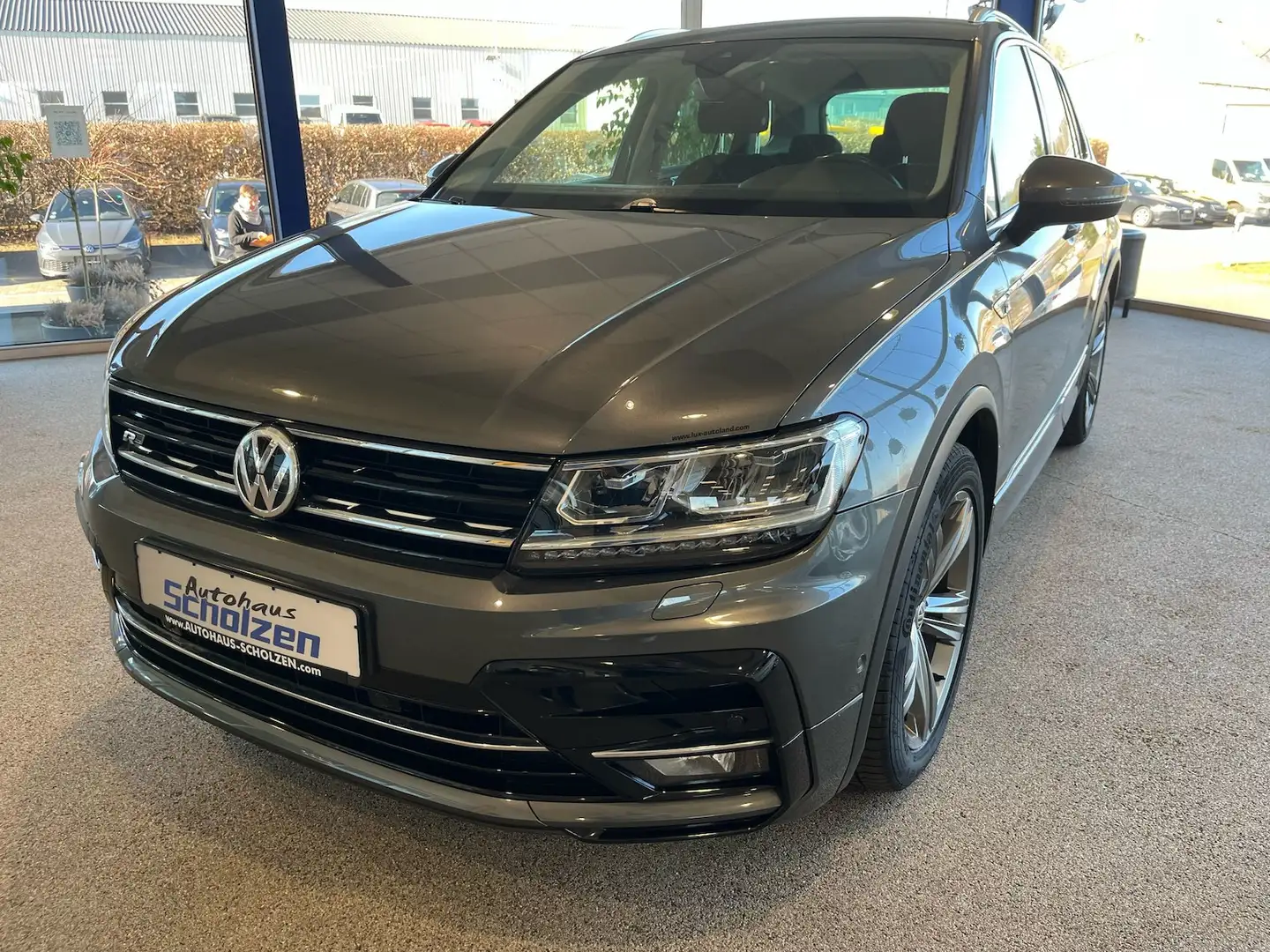 Volkswagen Tiguan 2,0 TDI Highline R-line AHK KLIMA SHZ Grigio - 2
