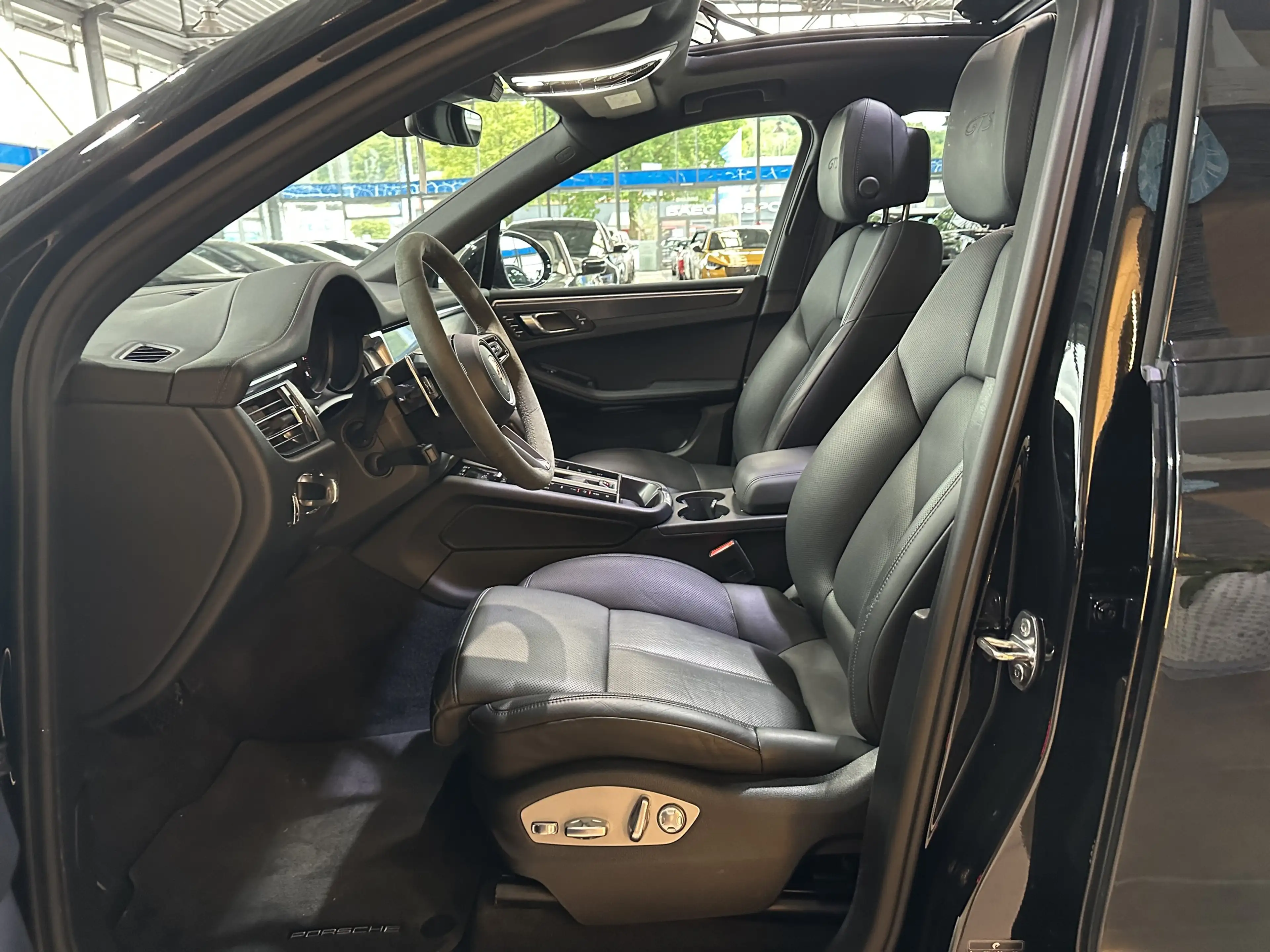 Porsche Macan GTS Pano BOSE Leder Memory Luftfeder. AHK — photo 11